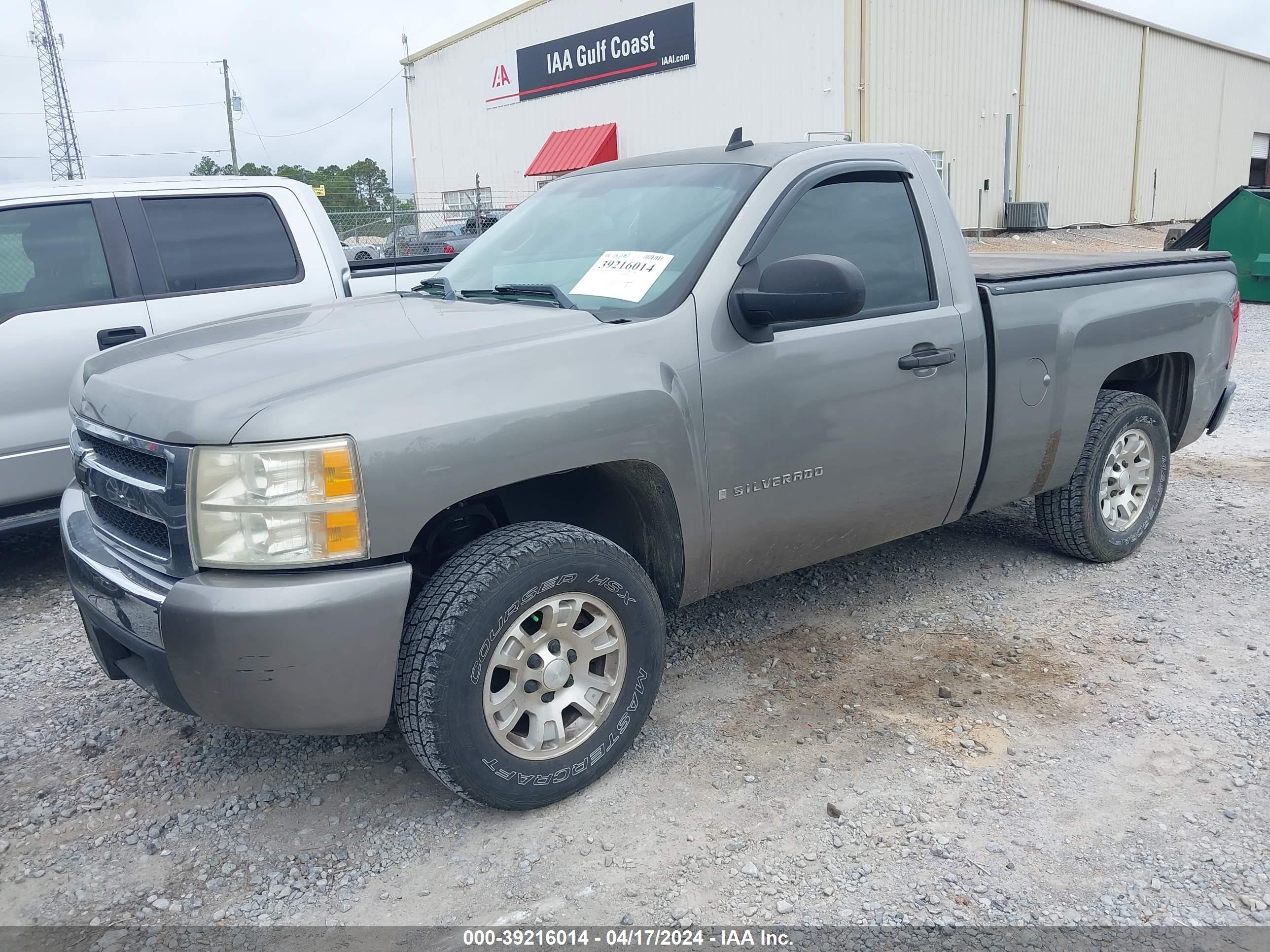 Photo 1 VIN: 1GCEC14C07Z618819 - CHEVROLET SILVERADO 