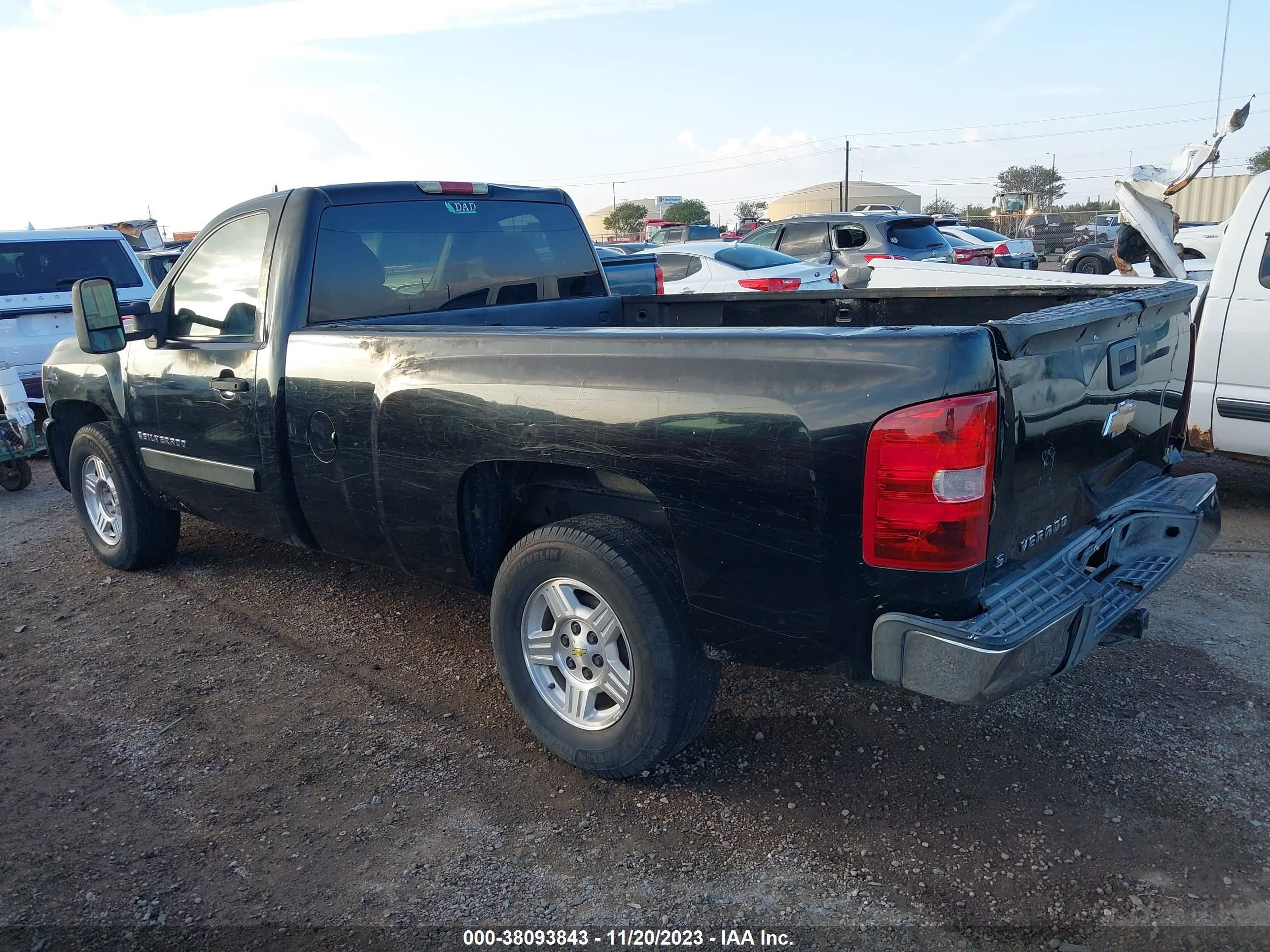 Photo 2 VIN: 1GCEC14C28E156482 - CHEVROLET SILVERADO 