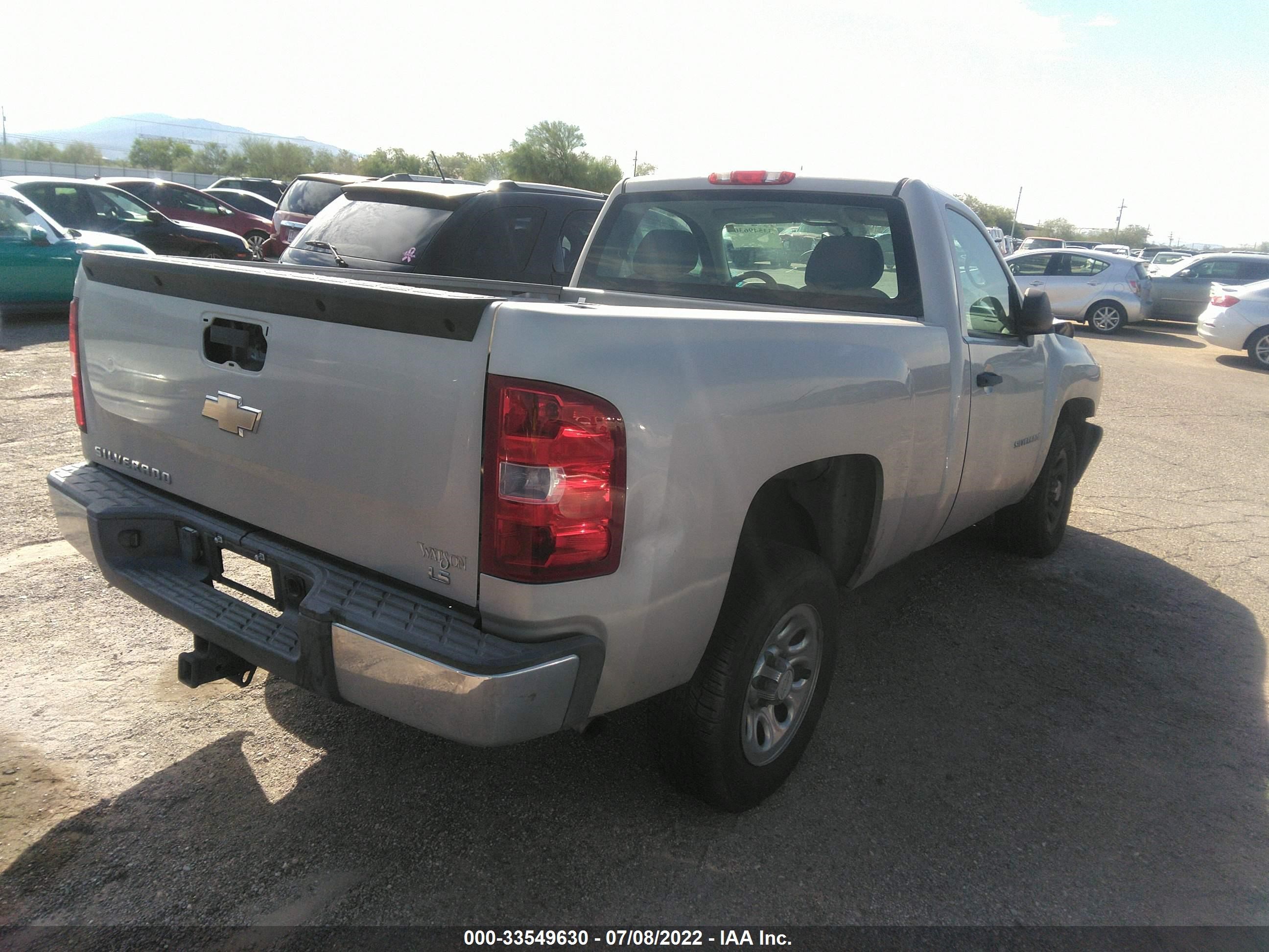 Photo 3 VIN: 1GCEC14C38Z144821 - CHEVROLET SILVERADO 