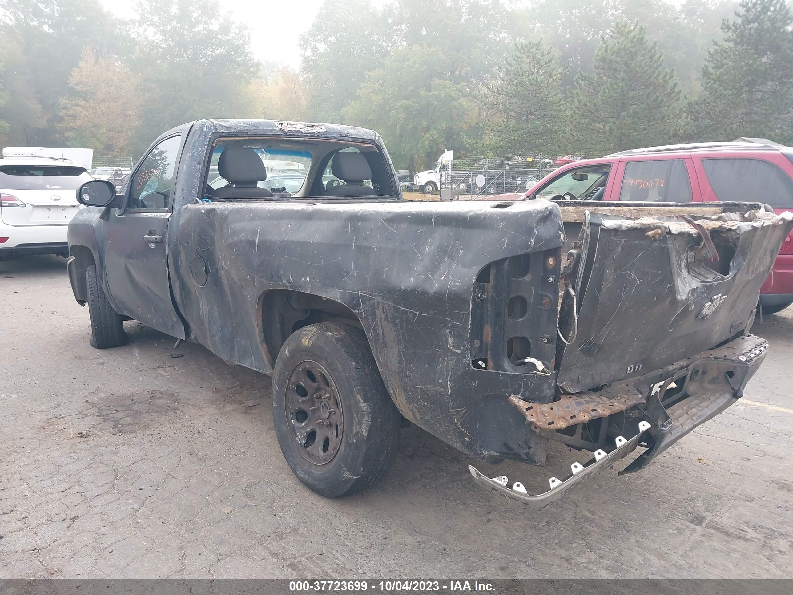 Photo 2 VIN: 1GCEC14C47E534459 - CHEVROLET SILVERADO 