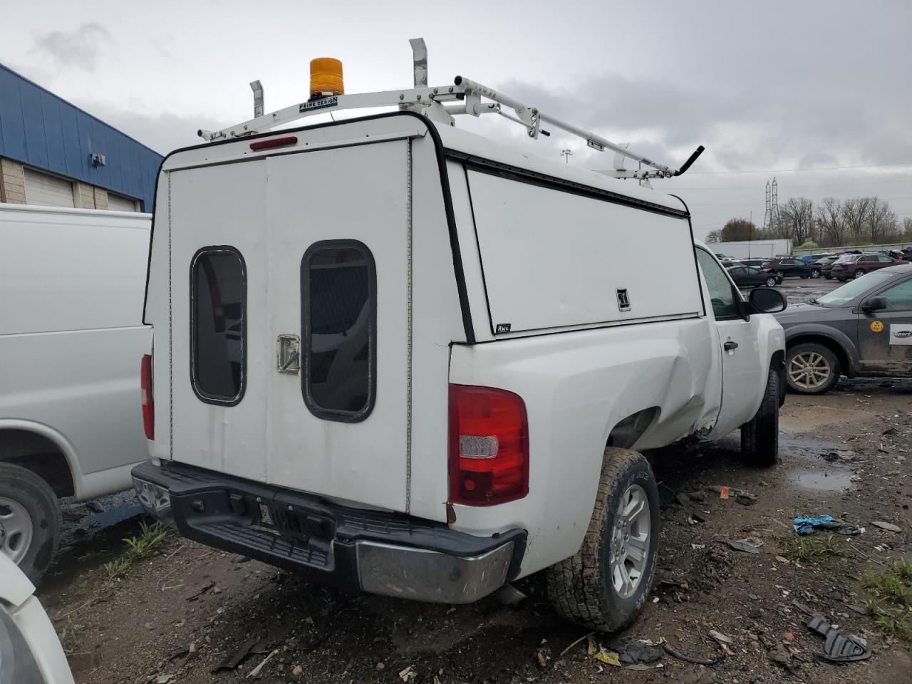 Photo 2 VIN: 1GCEC14C67E518988 - CHEVROLET SILVERADO 