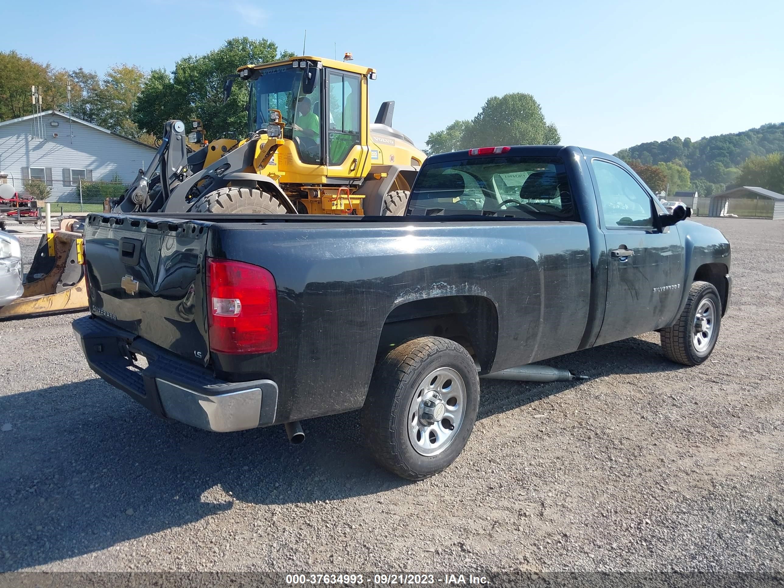 Photo 3 VIN: 1GCEC14C67E535127 - CHEVROLET SILVERADO 