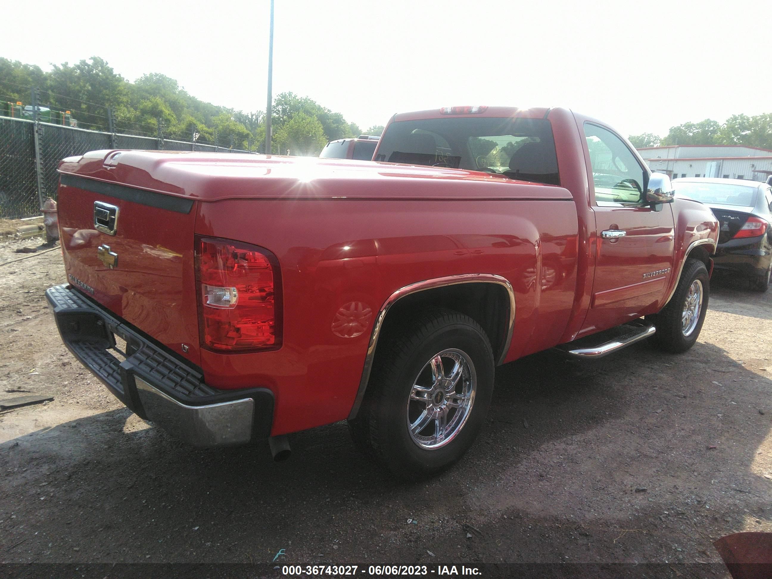 Photo 3 VIN: 1GCEC14C87Z591854 - CHEVROLET SILVERADO 