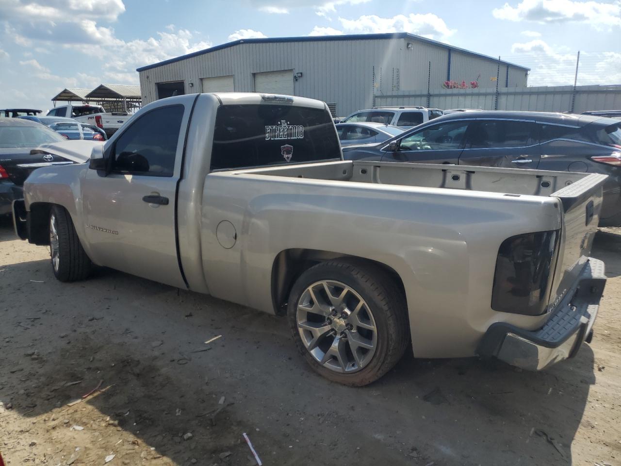 Photo 1 VIN: 1GCEC14C88Z200736 - CHEVROLET SILVERADO 