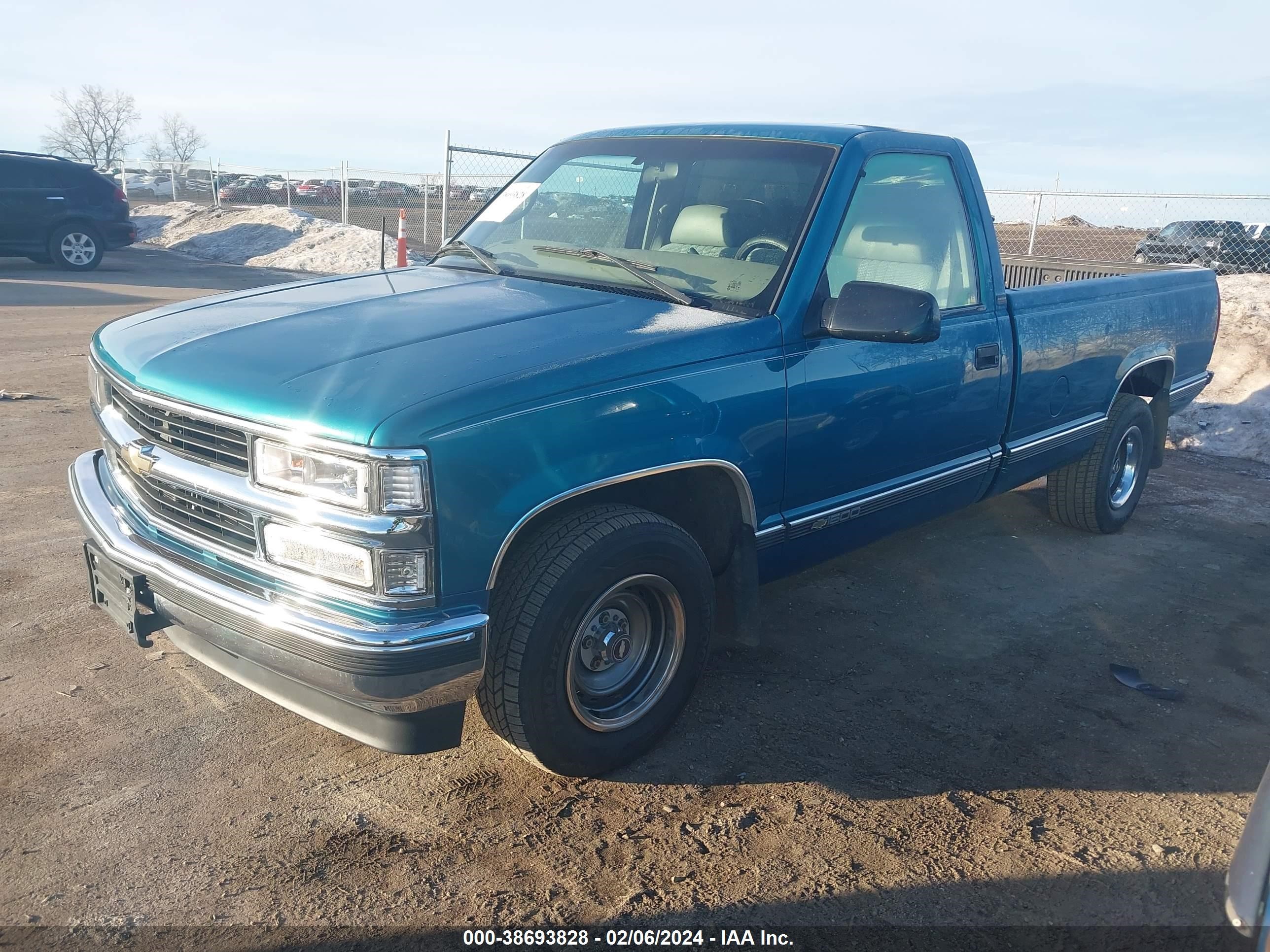 Photo 1 VIN: 1GCEC14R5VZ161829 - CHEVROLET S-10 PICKUP 