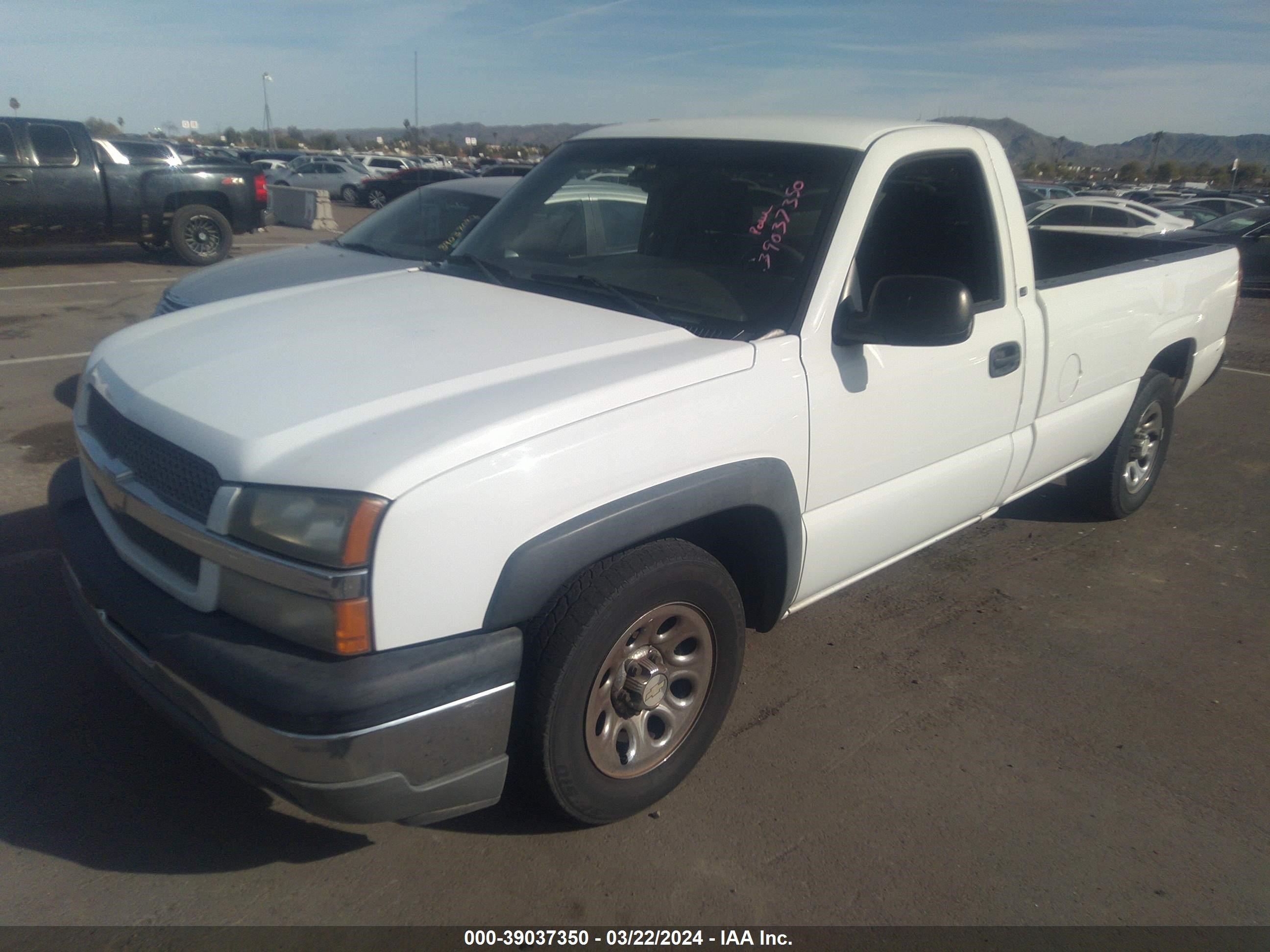 Photo 1 VIN: 1GCEC14T05Z334877 - CHEVROLET SILVERADO 