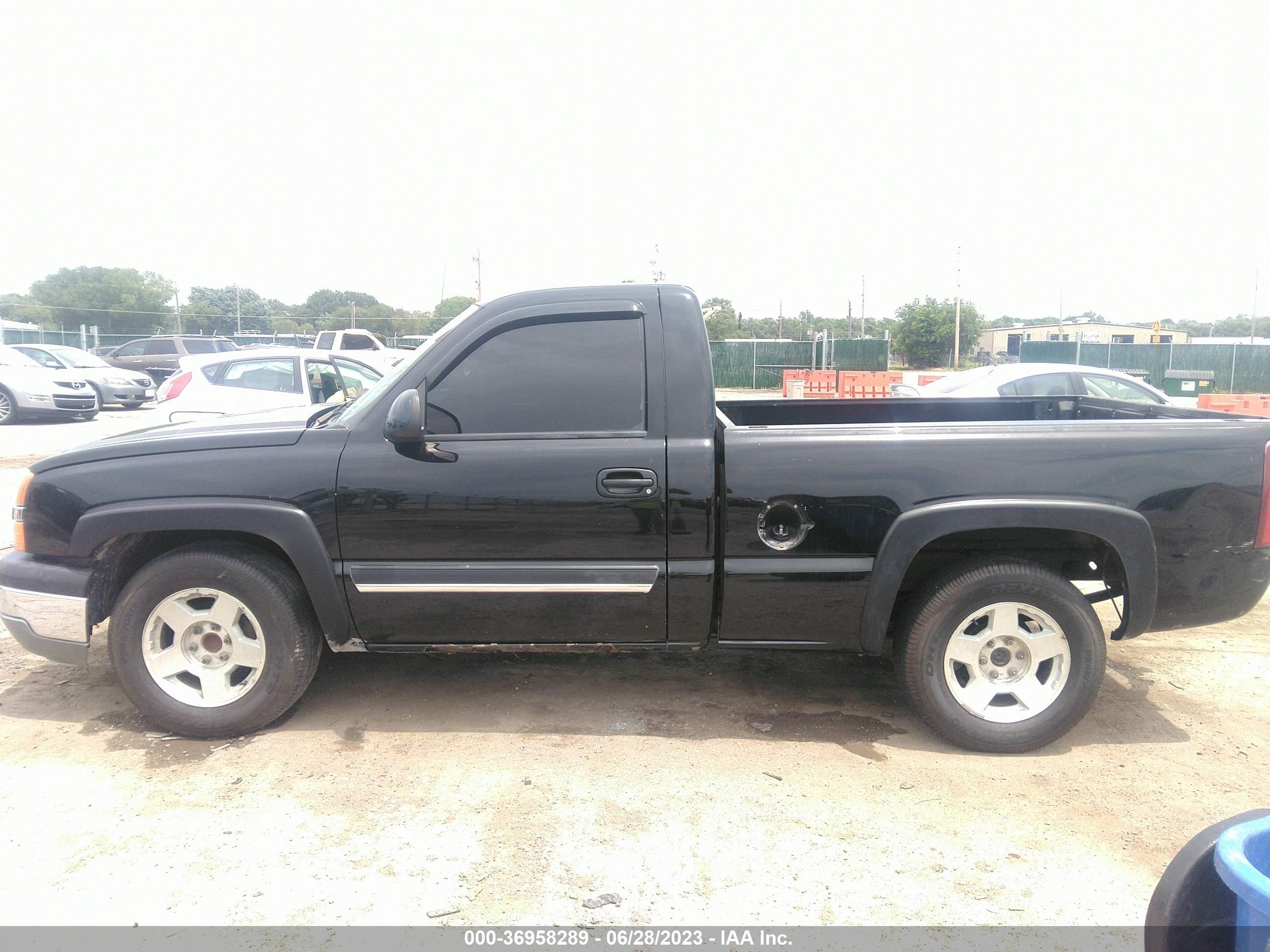 Photo 14 VIN: 1GCEC14T13Z338689 - CHEVROLET SILVERADO 