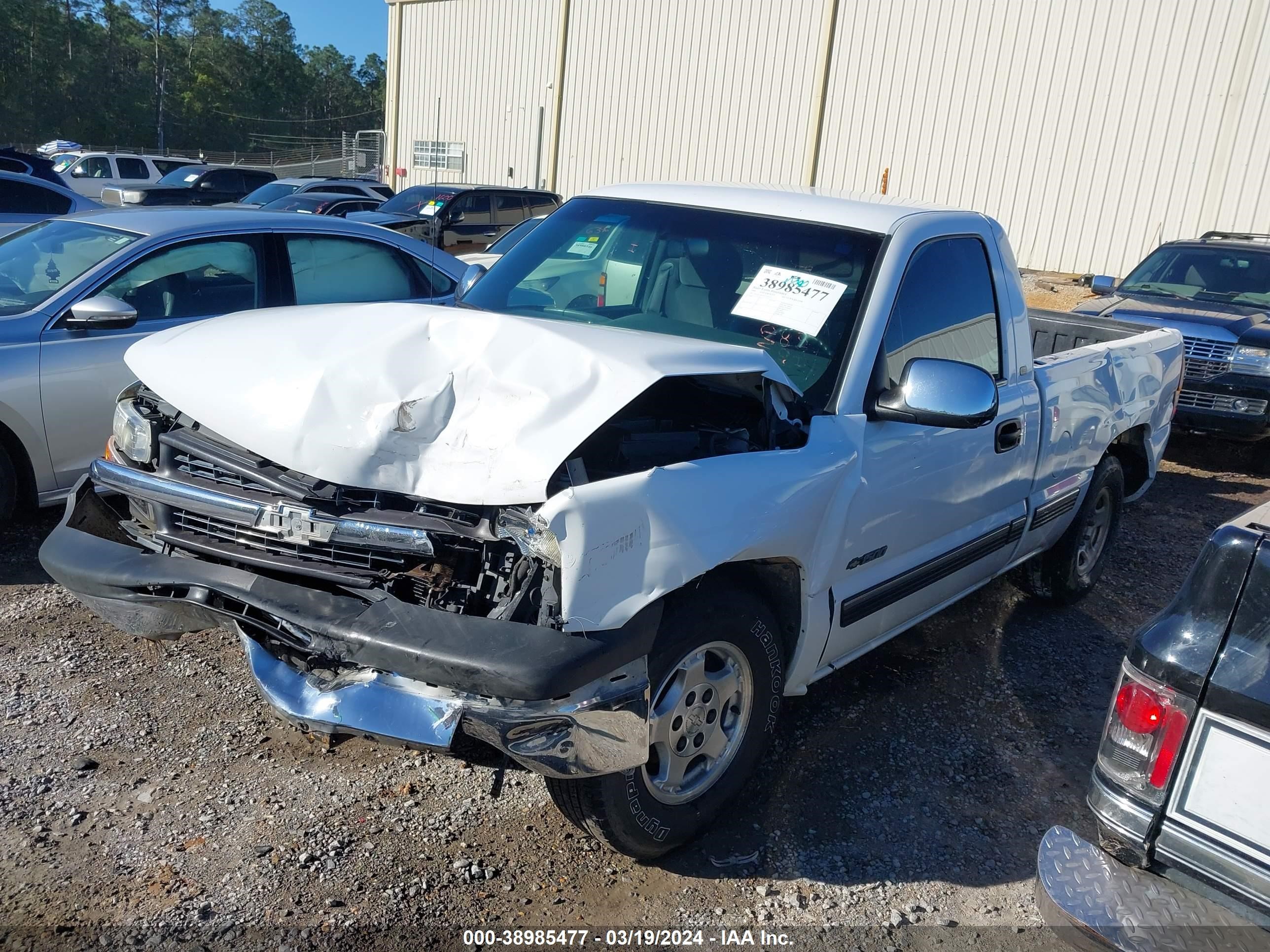 Photo 1 VIN: 1GCEC14T2YZ216513 - CHEVROLET SILVERADO 