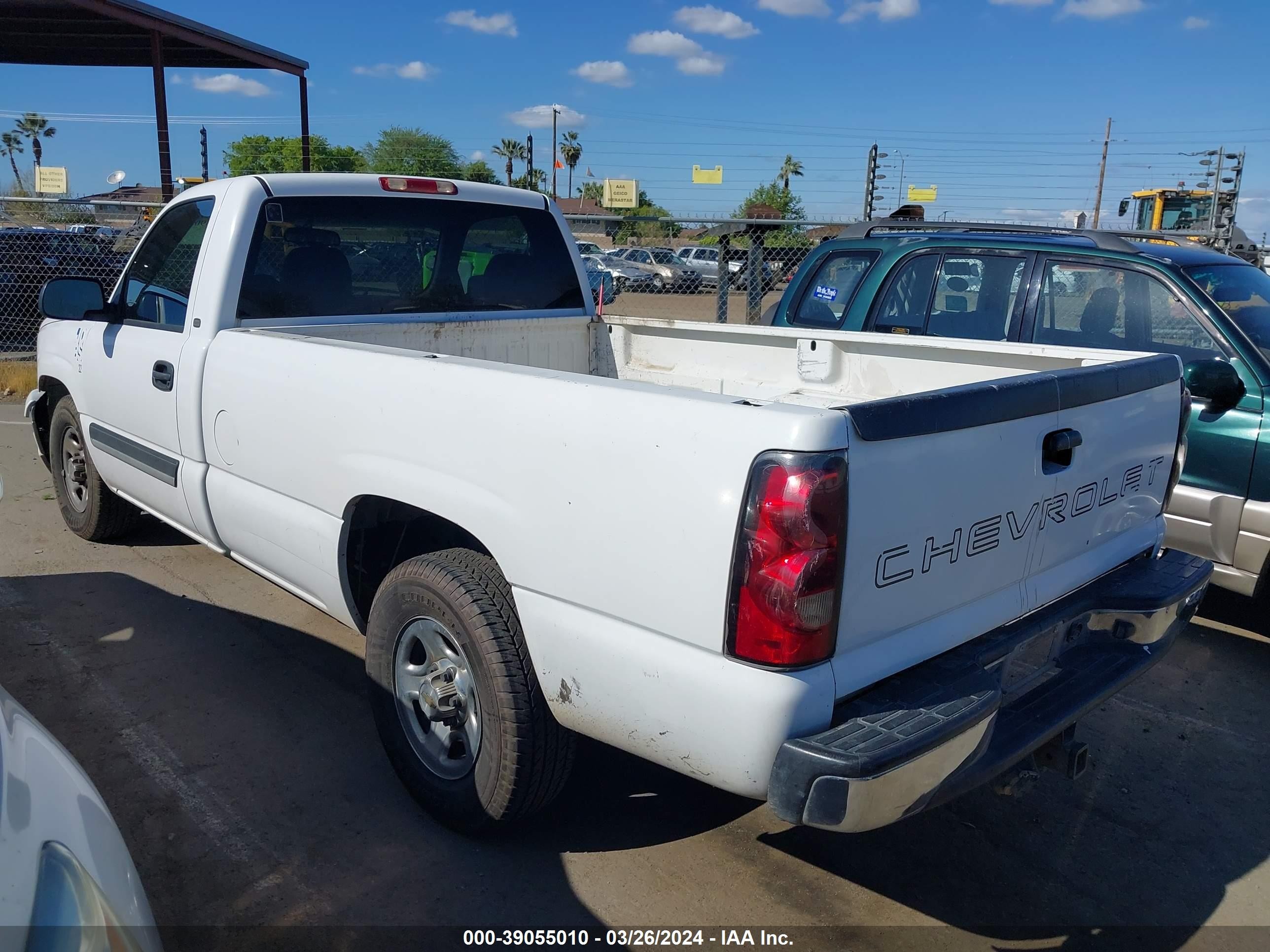 Photo 2 VIN: 1GCEC14T54Z296576 - CHEVROLET SILVERADO 