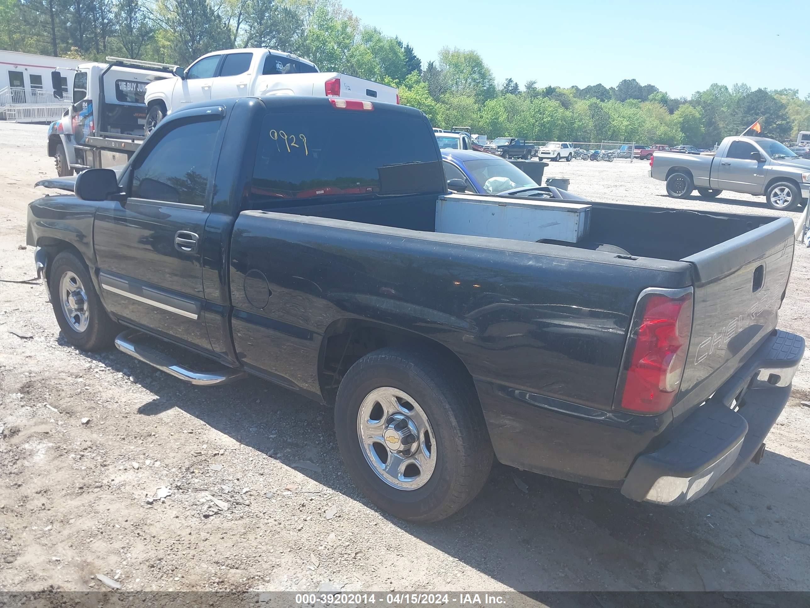 Photo 2 VIN: 1GCEC14V04Z309929 - CHEVROLET SILVERADO 