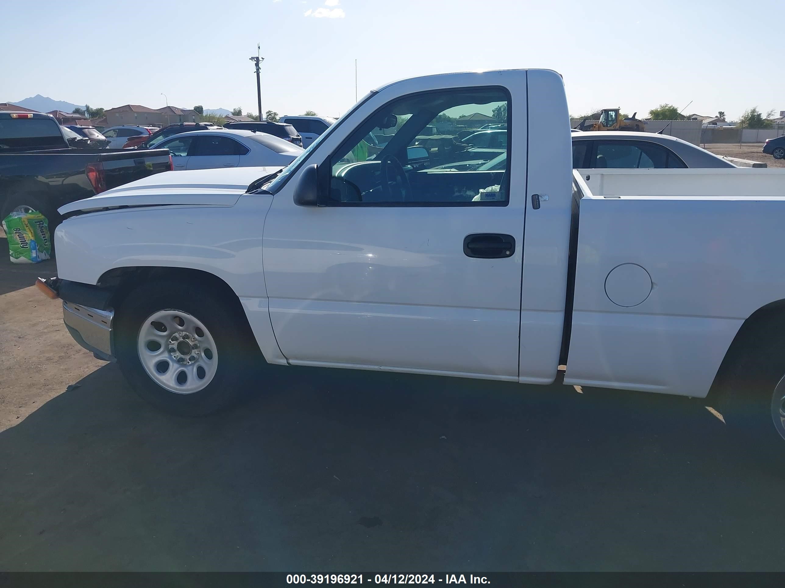 Photo 13 VIN: 1GCEC14V05Z112843 - CHEVROLET SILVERADO 