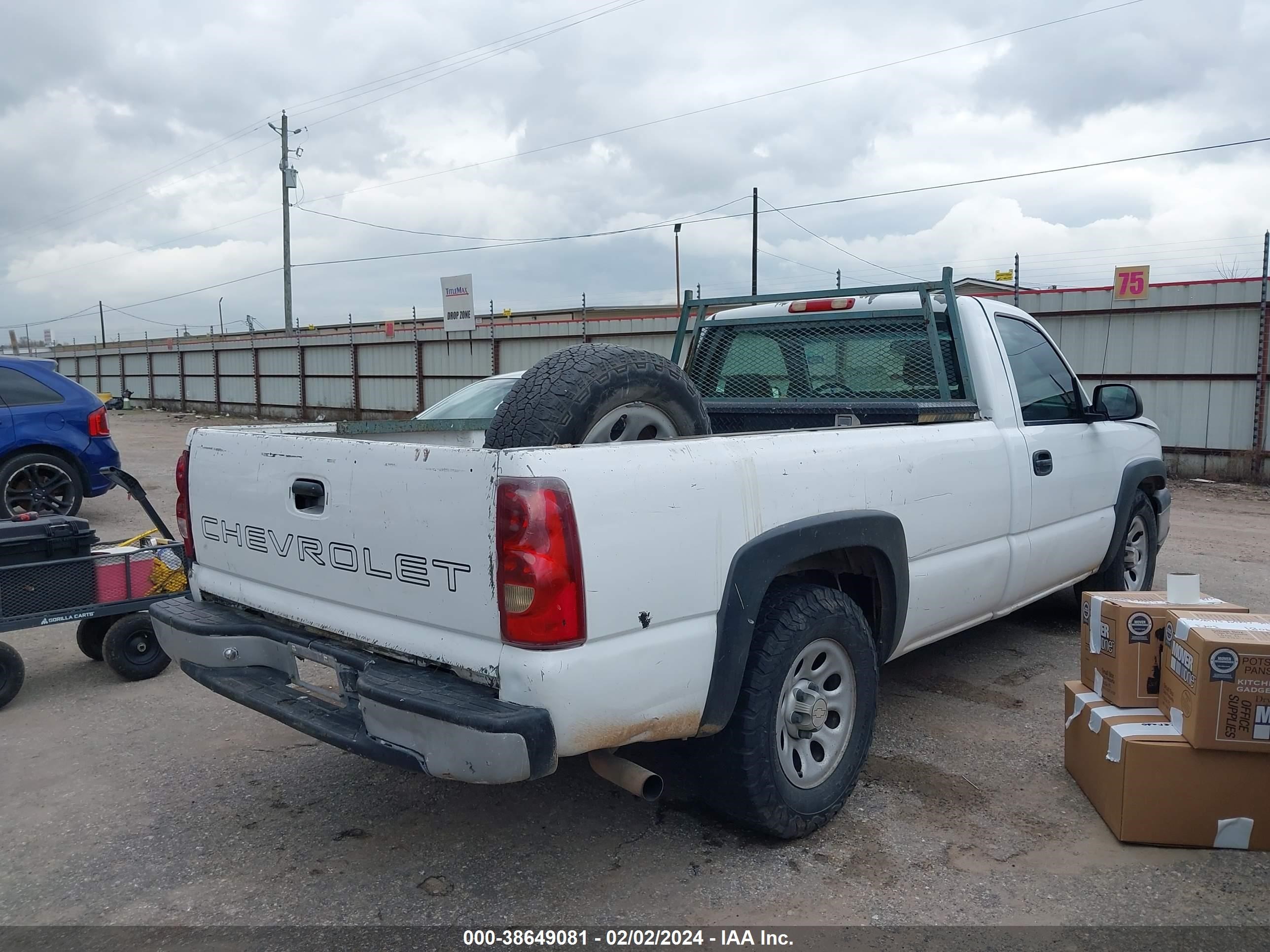 Photo 3 VIN: 1GCEC14V13Z337124 - CHEVROLET SILVERADO 