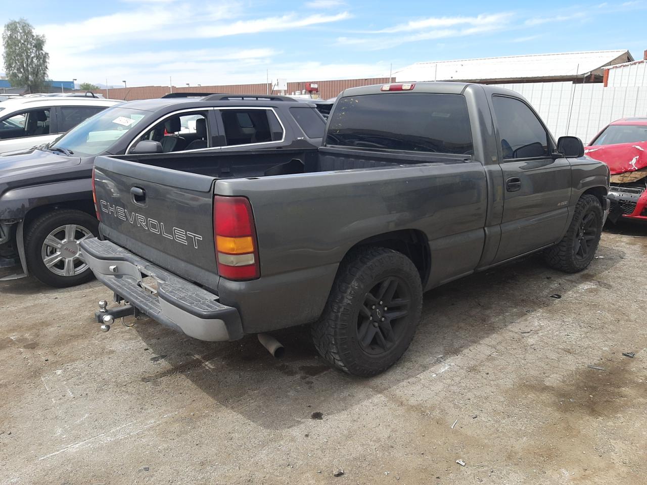 Photo 2 VIN: 1GCEC14V21Z314092 - CHEVROLET SILVERADO 