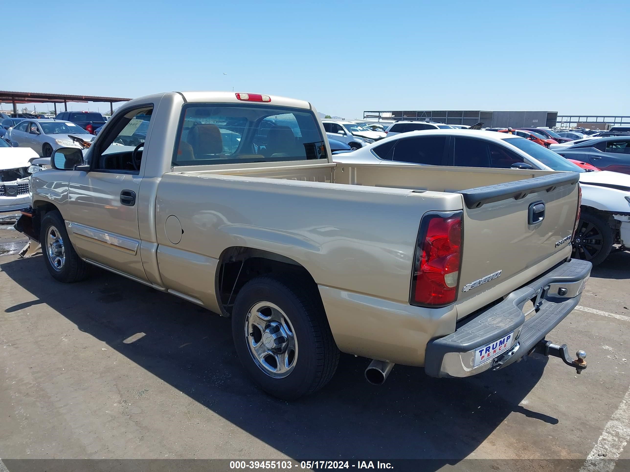 Photo 2 VIN: 1GCEC14V24Z170807 - CHEVROLET SILVERADO 