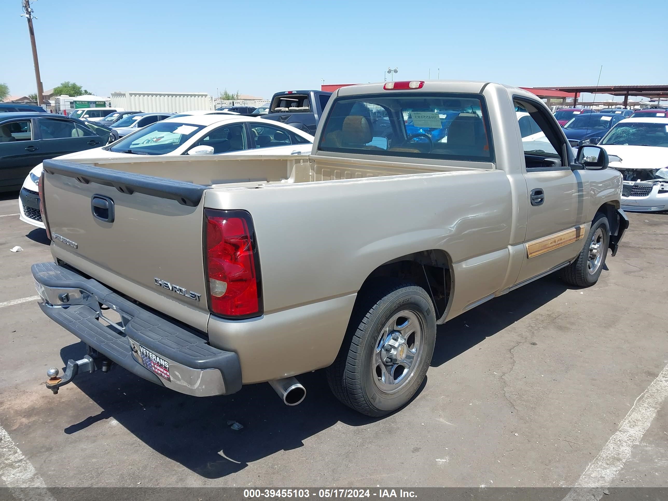 Photo 3 VIN: 1GCEC14V24Z170807 - CHEVROLET SILVERADO 