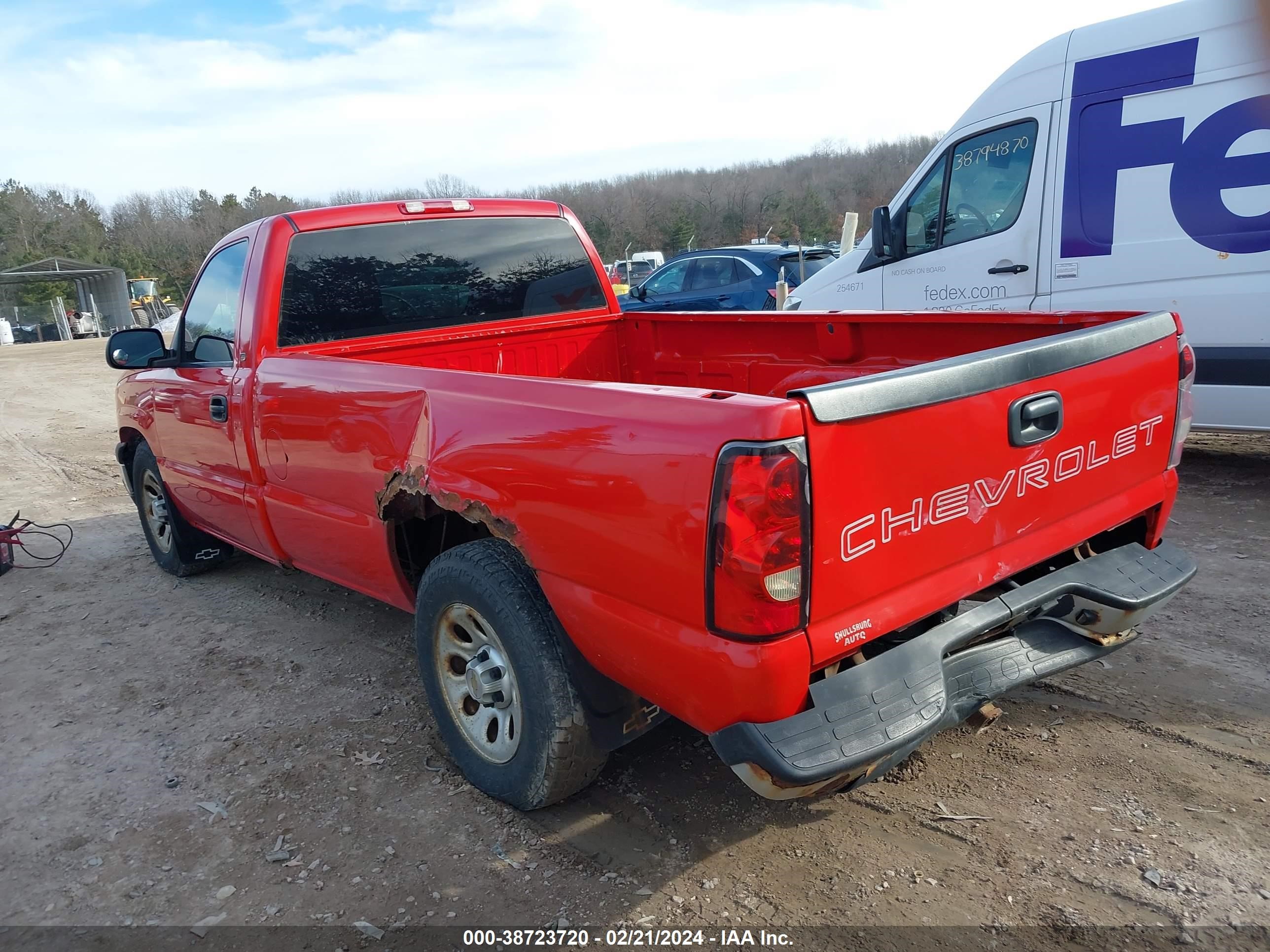 Photo 2 VIN: 1GCEC14V25E187146 - CHEVROLET SILVERADO 