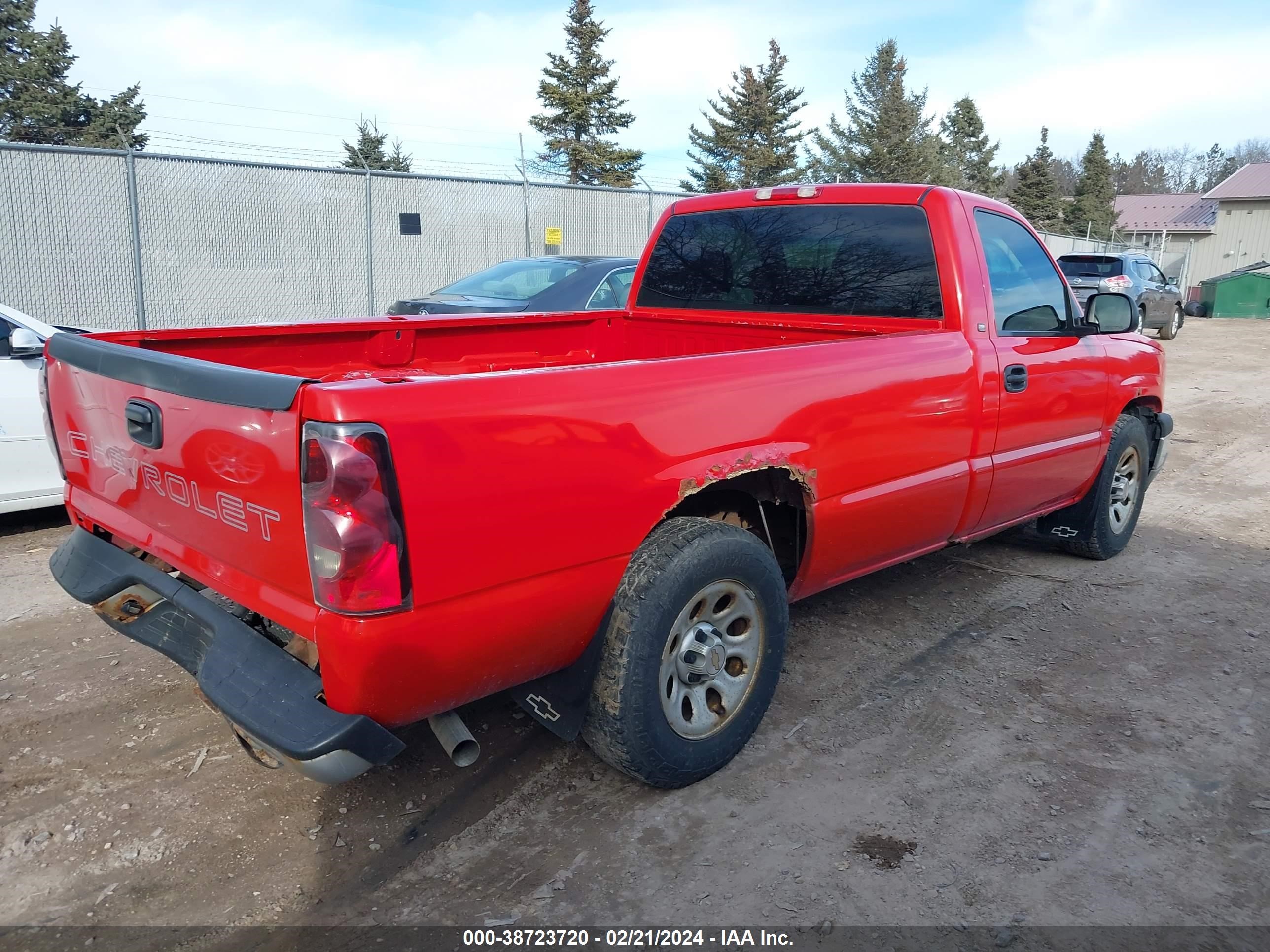 Photo 3 VIN: 1GCEC14V25E187146 - CHEVROLET SILVERADO 