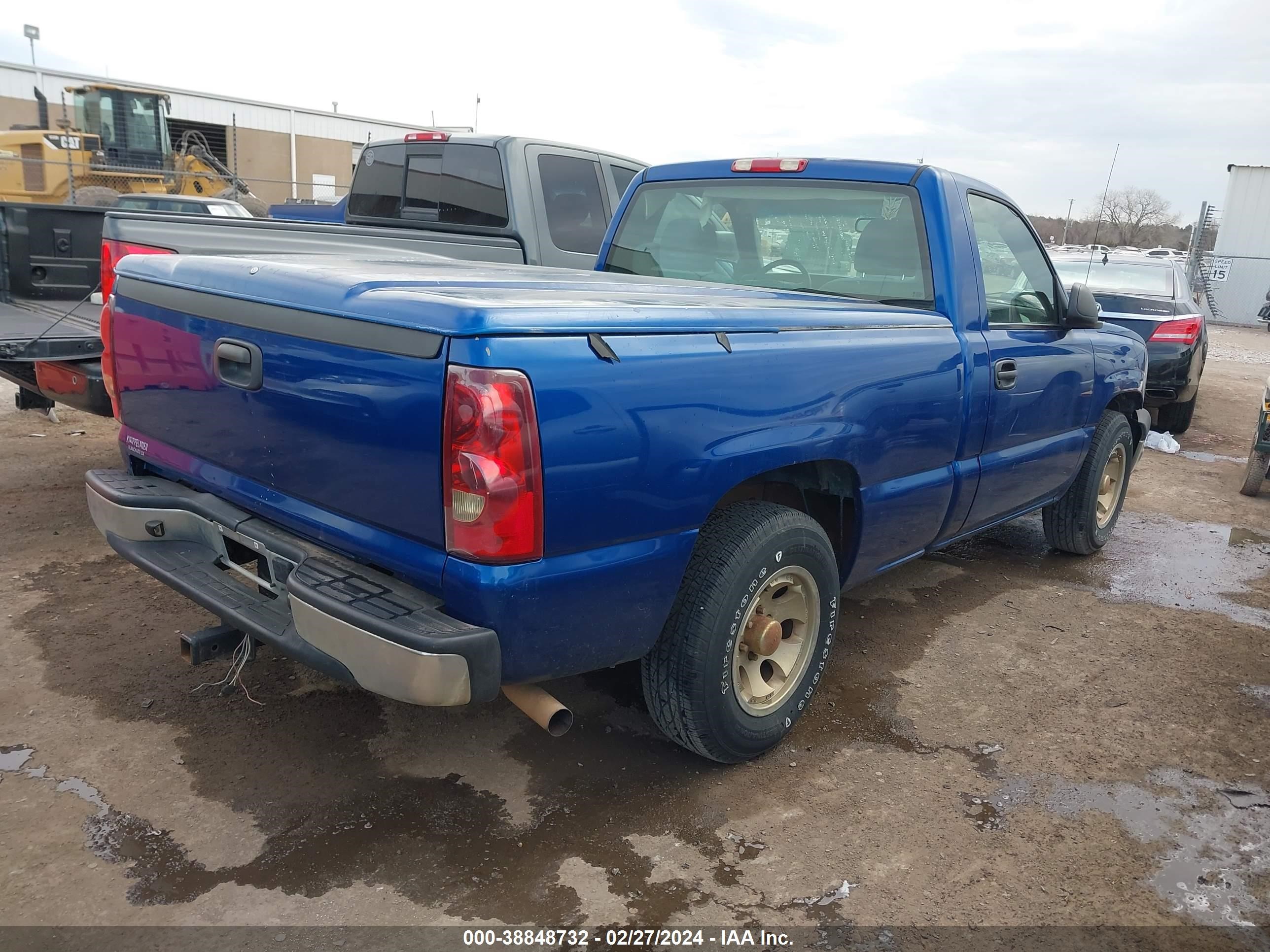 Photo 3 VIN: 1GCEC14V33Z272843 - CHEVROLET SILVERADO 