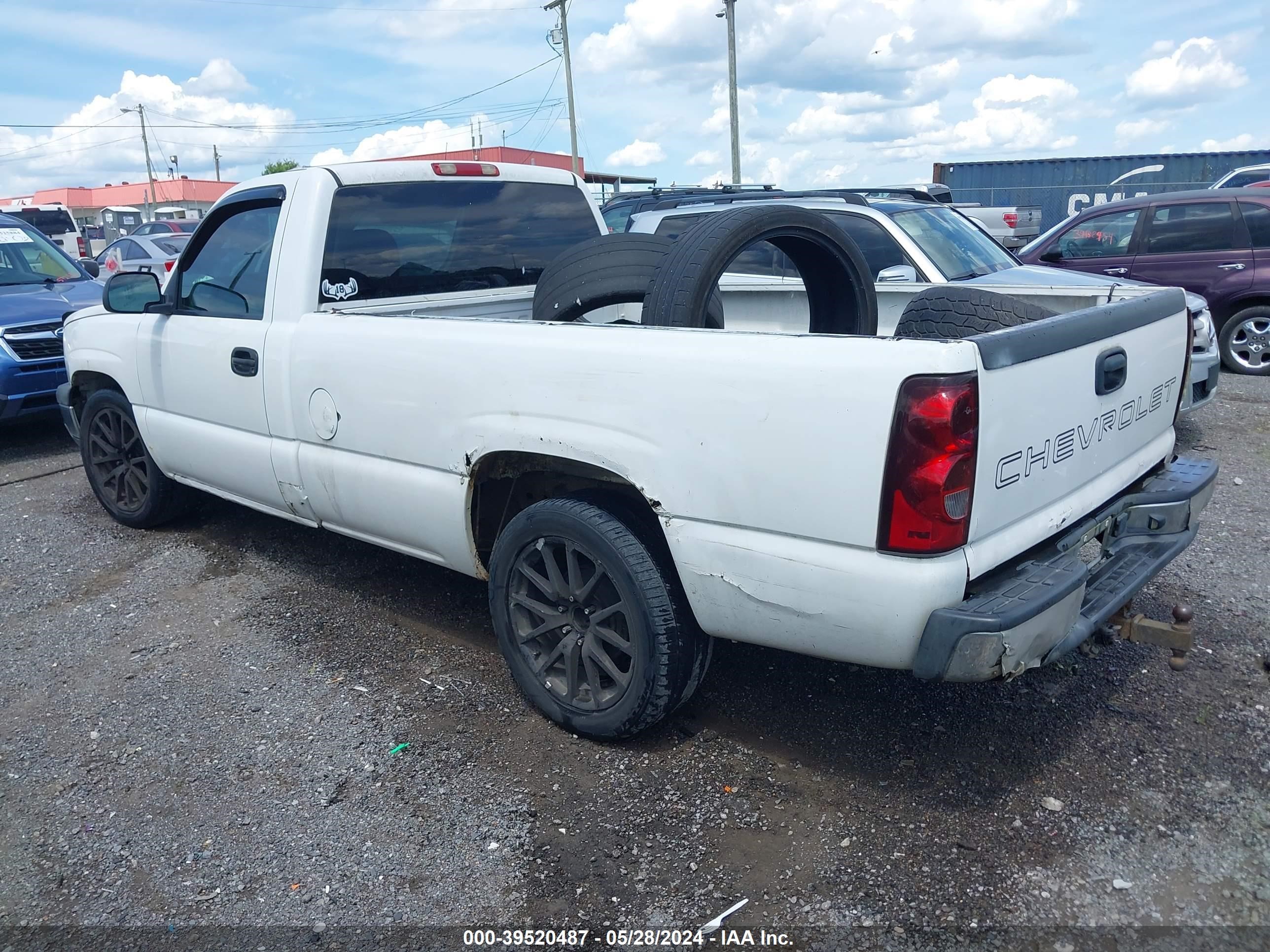 Photo 2 VIN: 1GCEC14V66E263145 - CHEVROLET SILVERADO 