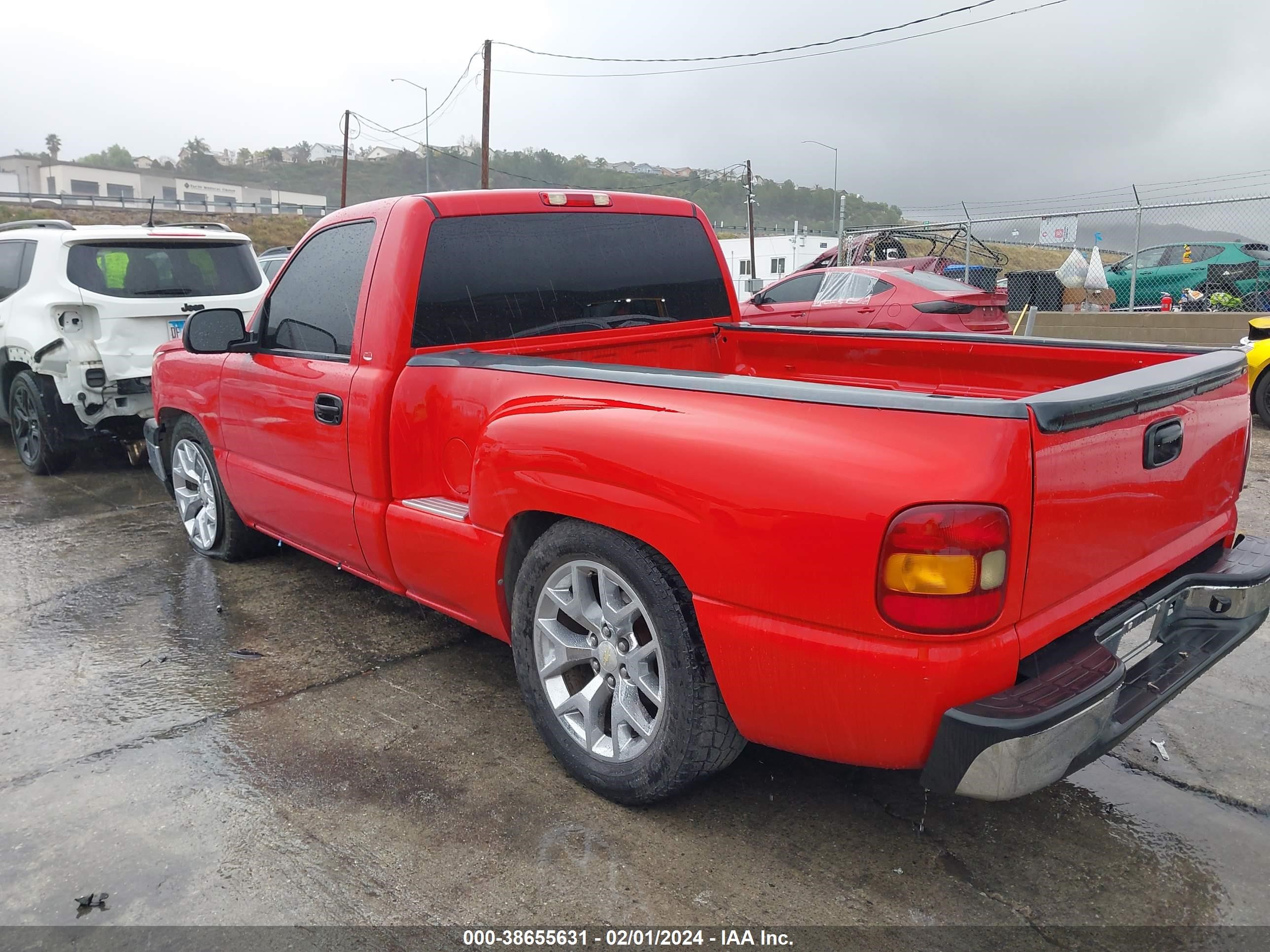 Photo 2 VIN: 1GCEC14V74Z111462 - CHEVROLET SILVERADO 