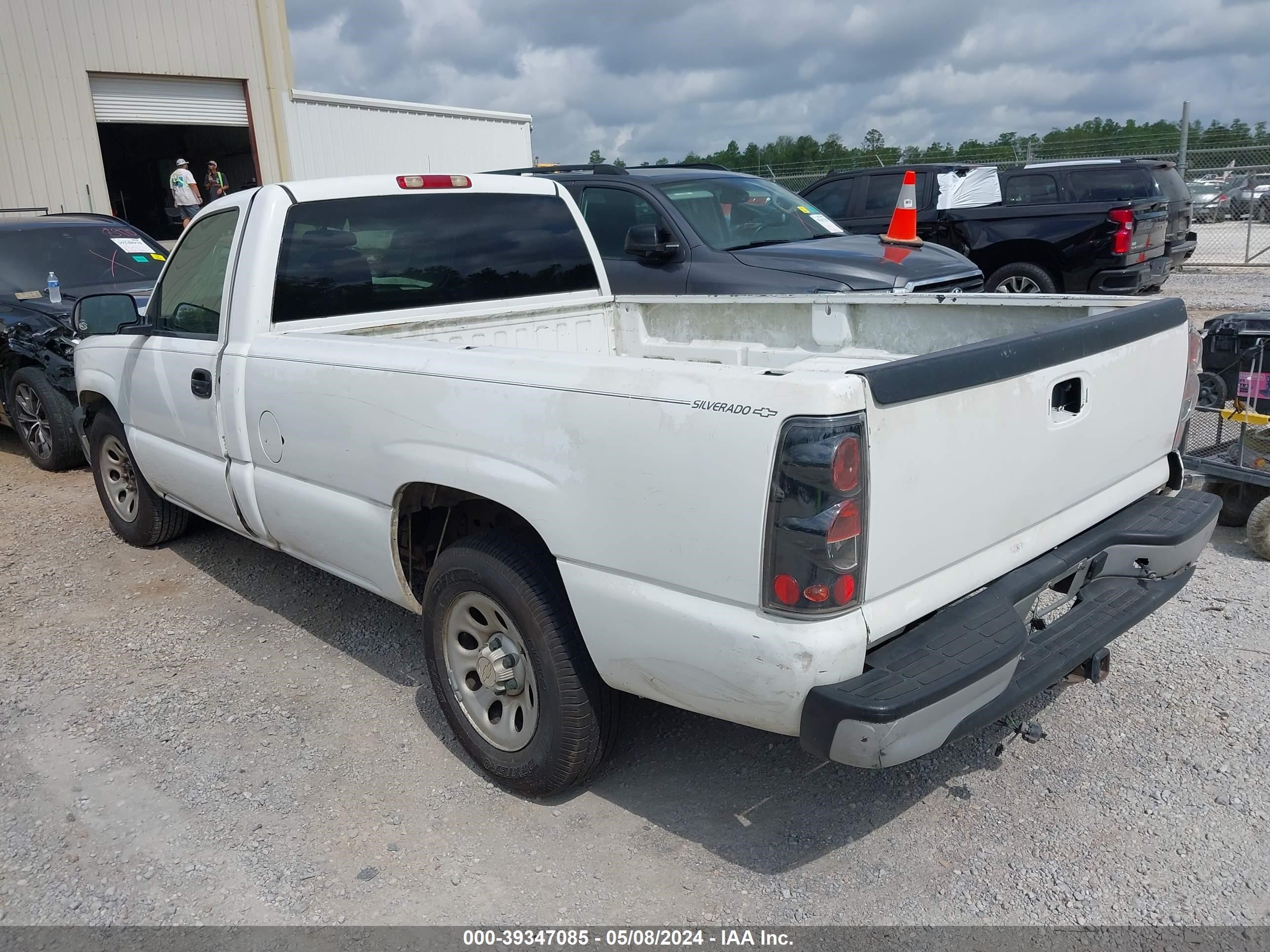 Photo 2 VIN: 1GCEC14V86E149633 - CHEVROLET SILVERADO 