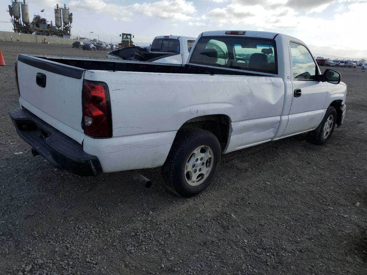 Photo 2 VIN: 1GCEC14V93Z202151 - CHEVROLET SILVERADO 