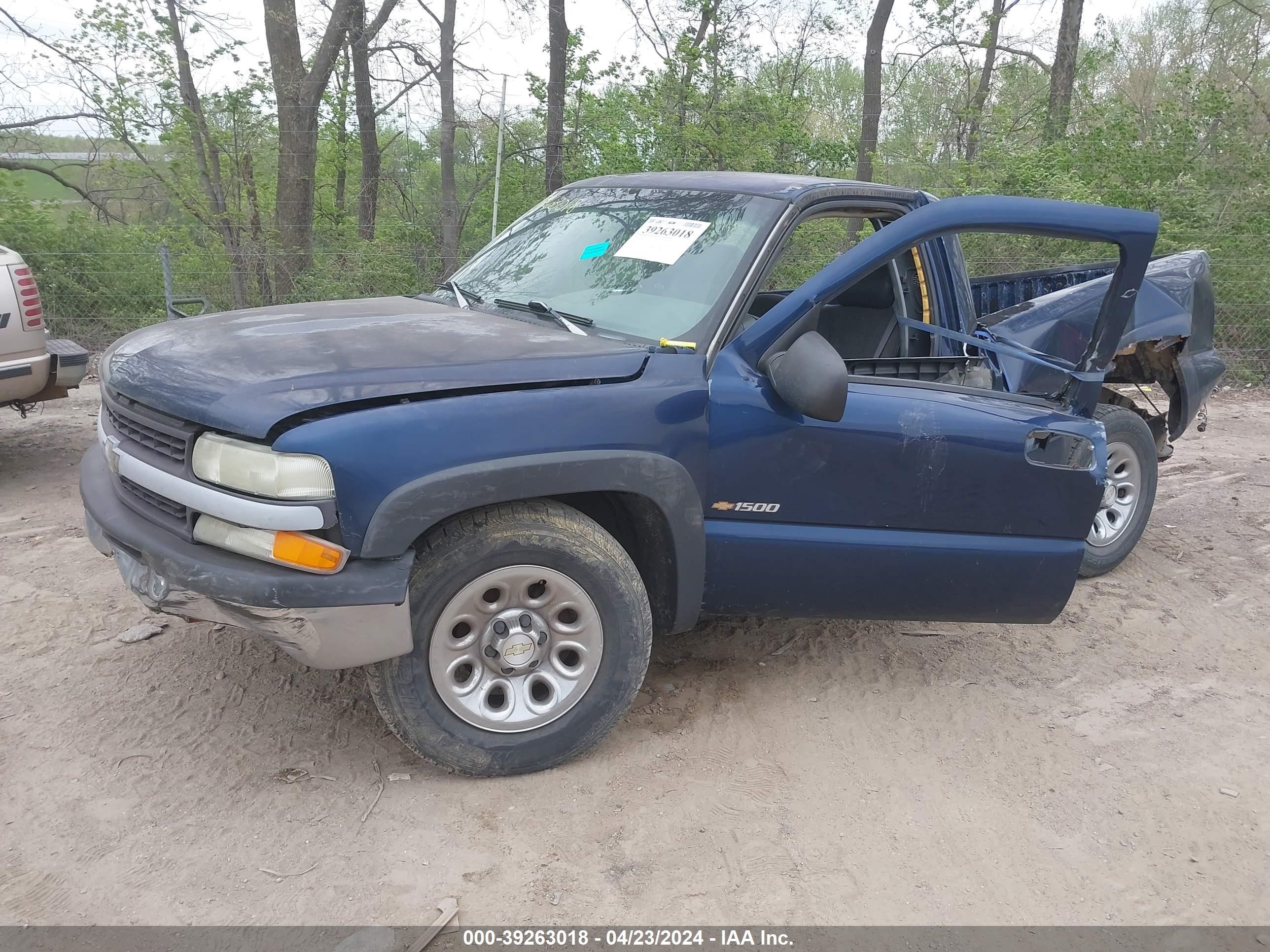 Photo 1 VIN: 1GCEC14V9XZ151711 - CHEVROLET SILVERADO 