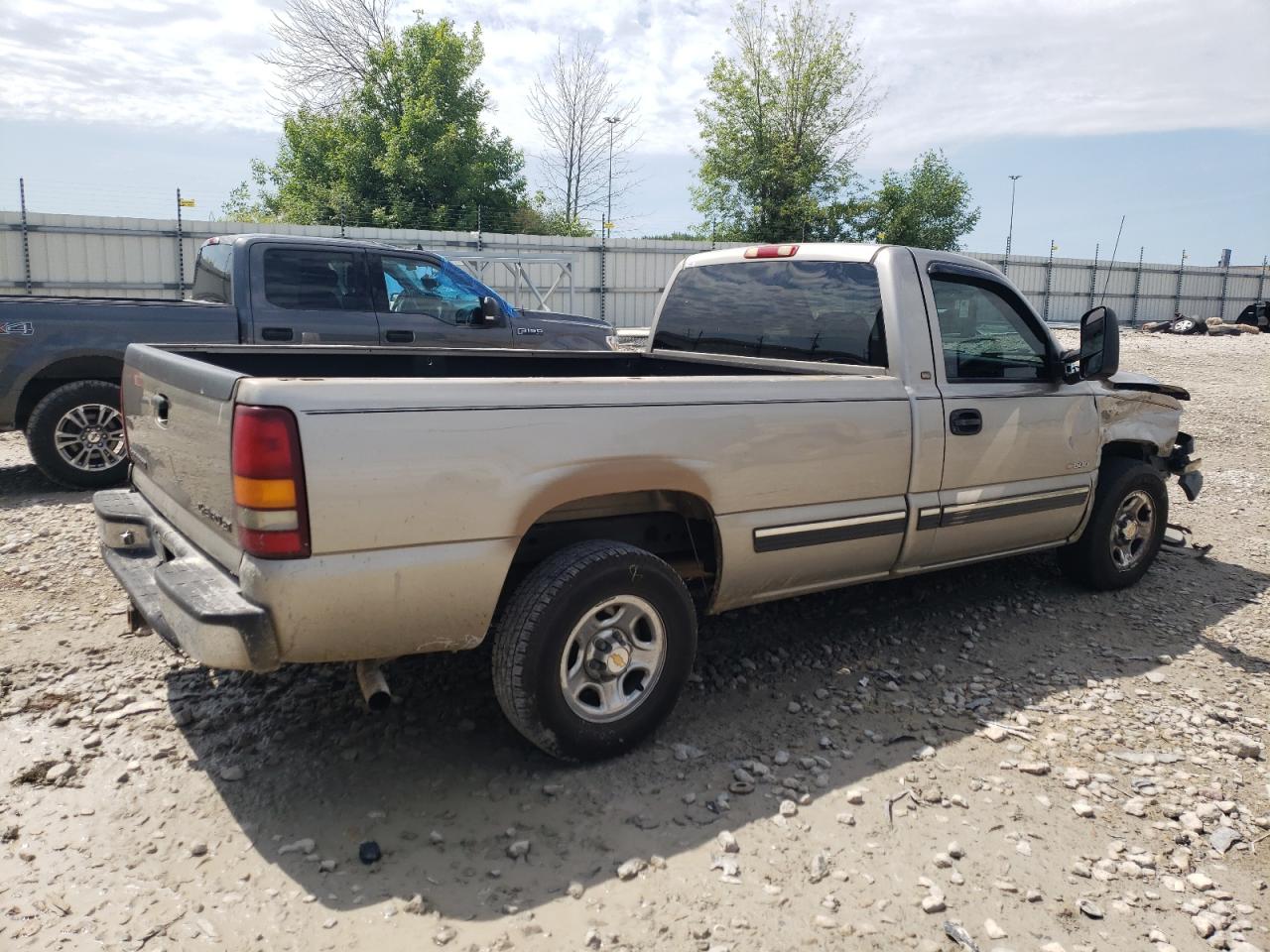 Photo 2 VIN: 1GCEC14V9YE291508 - CHEVROLET SILVERADO 