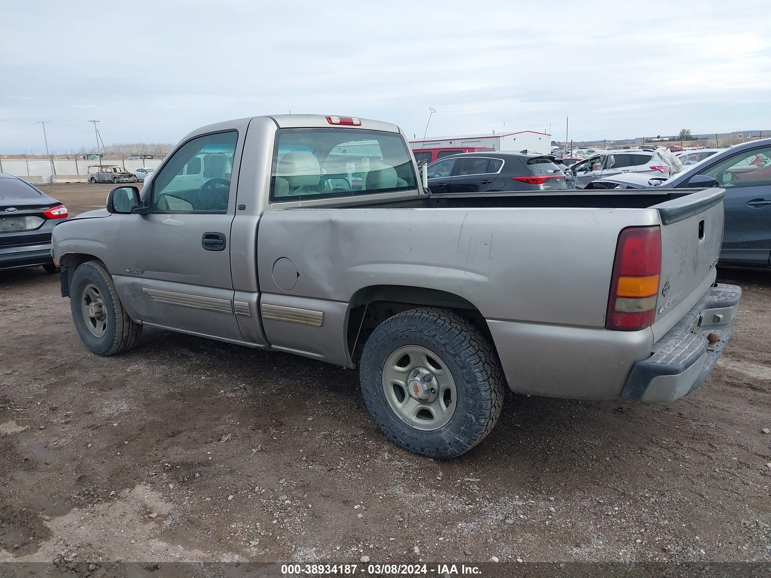 Photo 2 VIN: 1GCEC14VX1Z247595 - CHEVROLET SILVERADO 