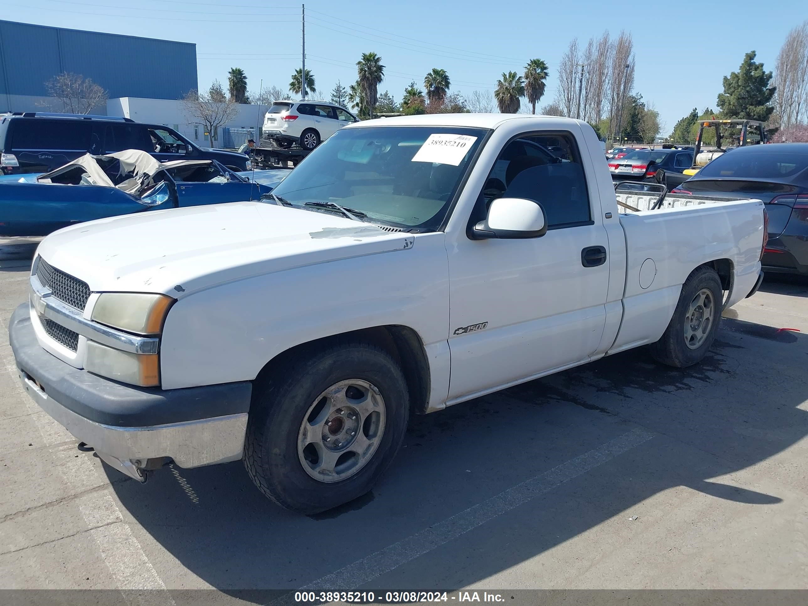 Photo 1 VIN: 1GCEC14VX3Z276663 - CHEVROLET SILVERADO 