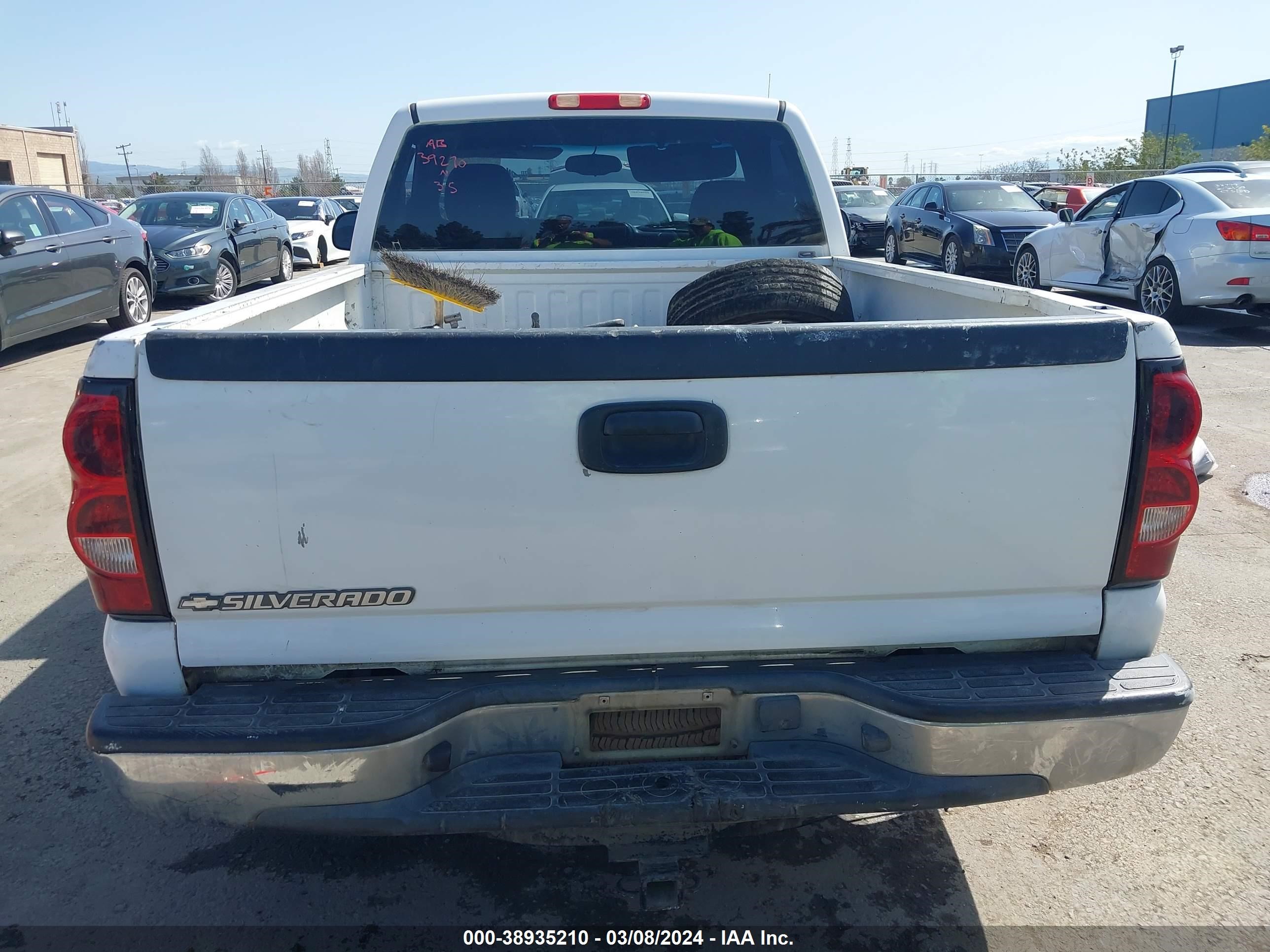 Photo 14 VIN: 1GCEC14VX3Z276663 - CHEVROLET SILVERADO 