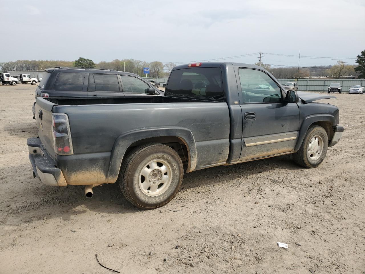 Photo 2 VIN: 1GCEC14VX3Z277991 - CHEVROLET SILVERADO 