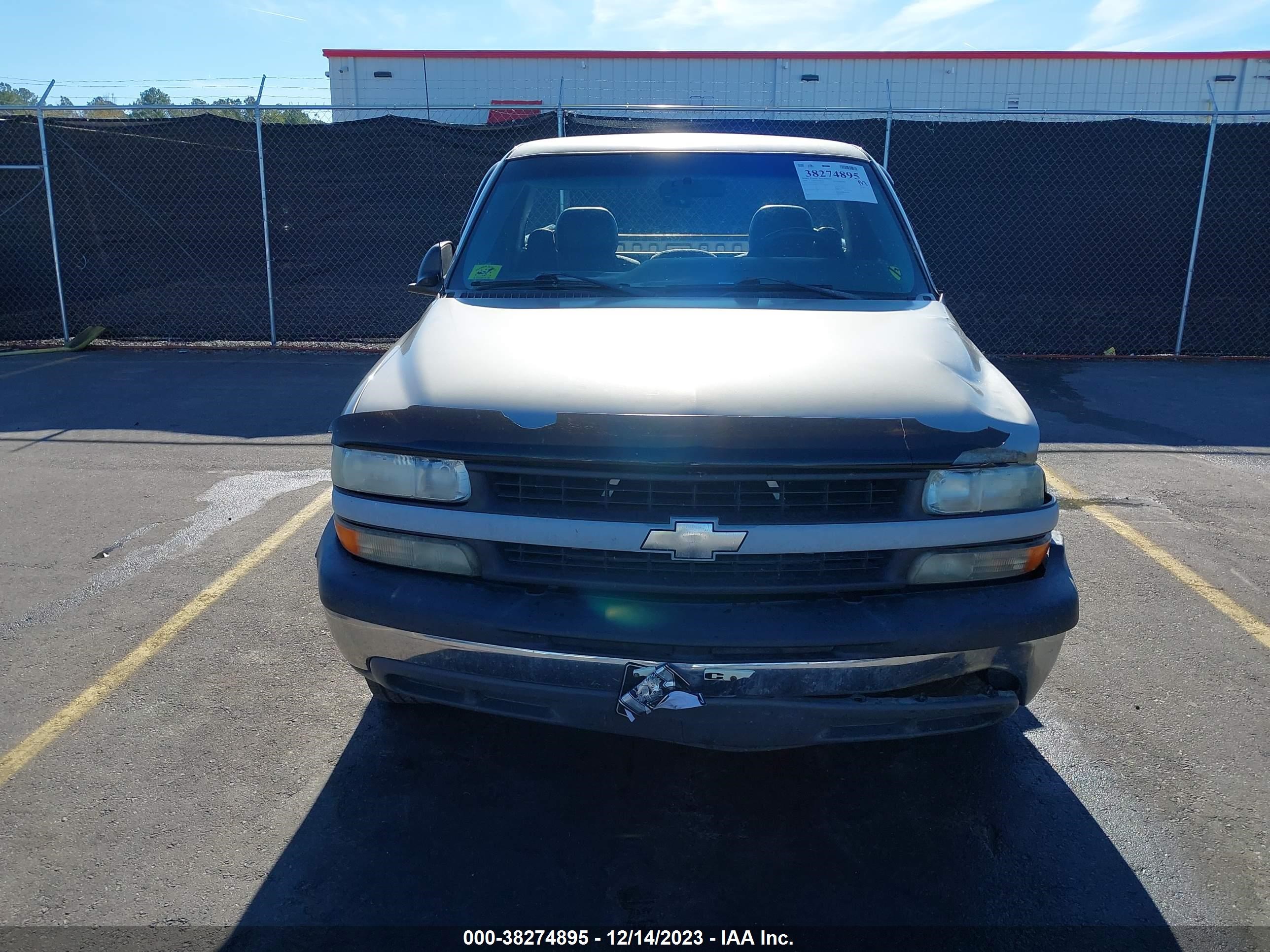 Photo 11 VIN: 1GCEC14VXYZ267839 - CHEVROLET SILVERADO 