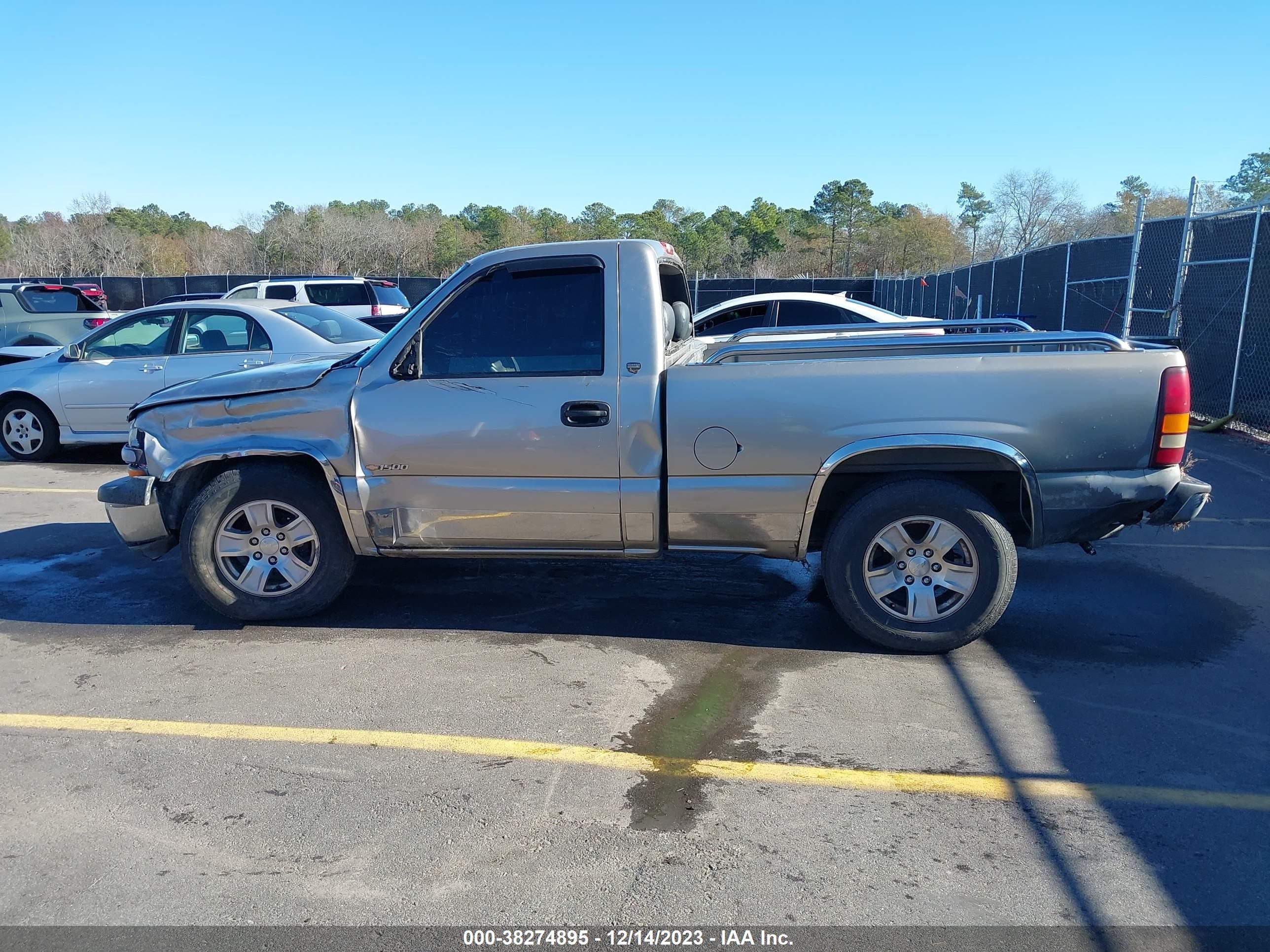 Photo 13 VIN: 1GCEC14VXYZ267839 - CHEVROLET SILVERADO 