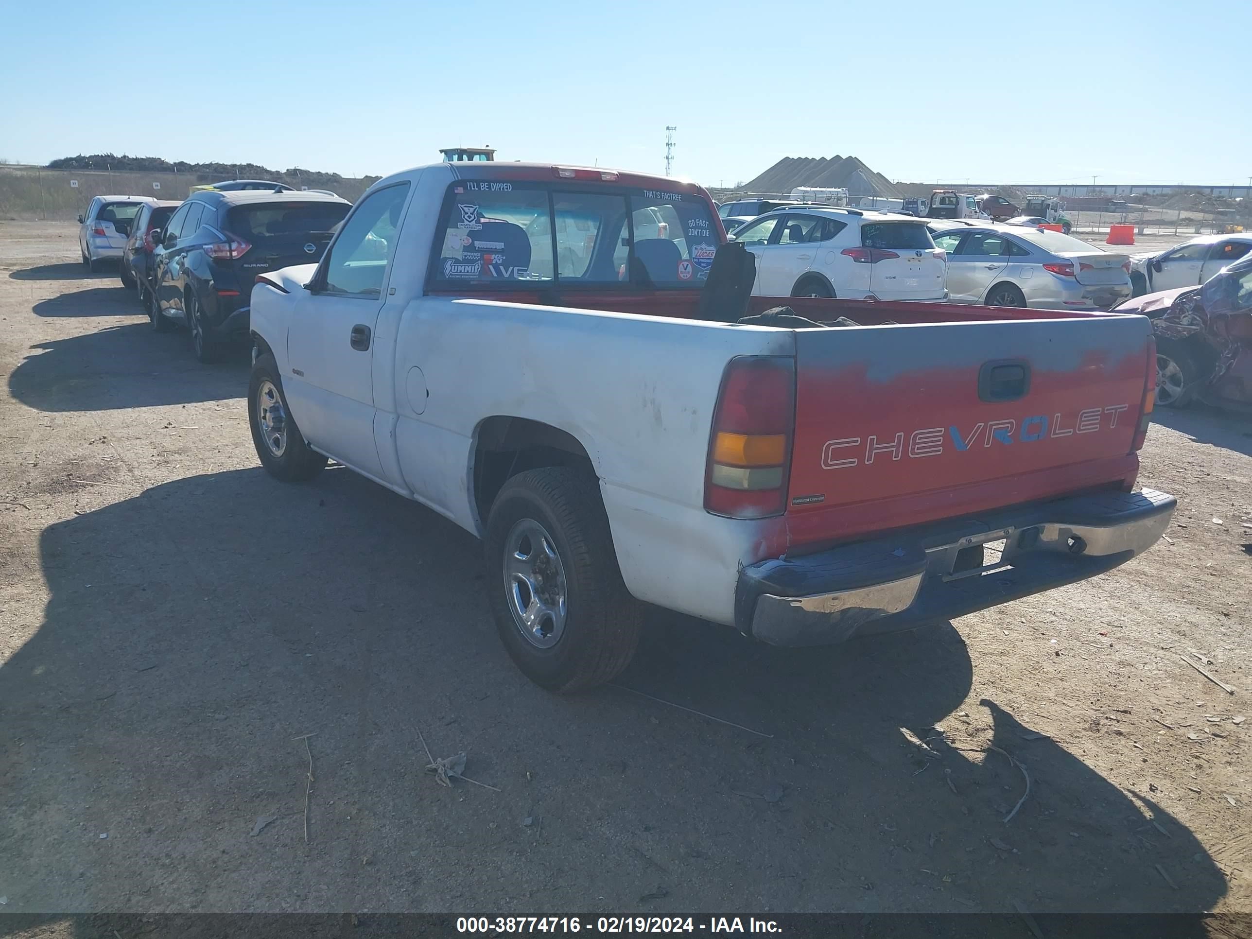 Photo 2 VIN: 1GCEC14W02Z337168 - CHEVROLET SILVERADO 