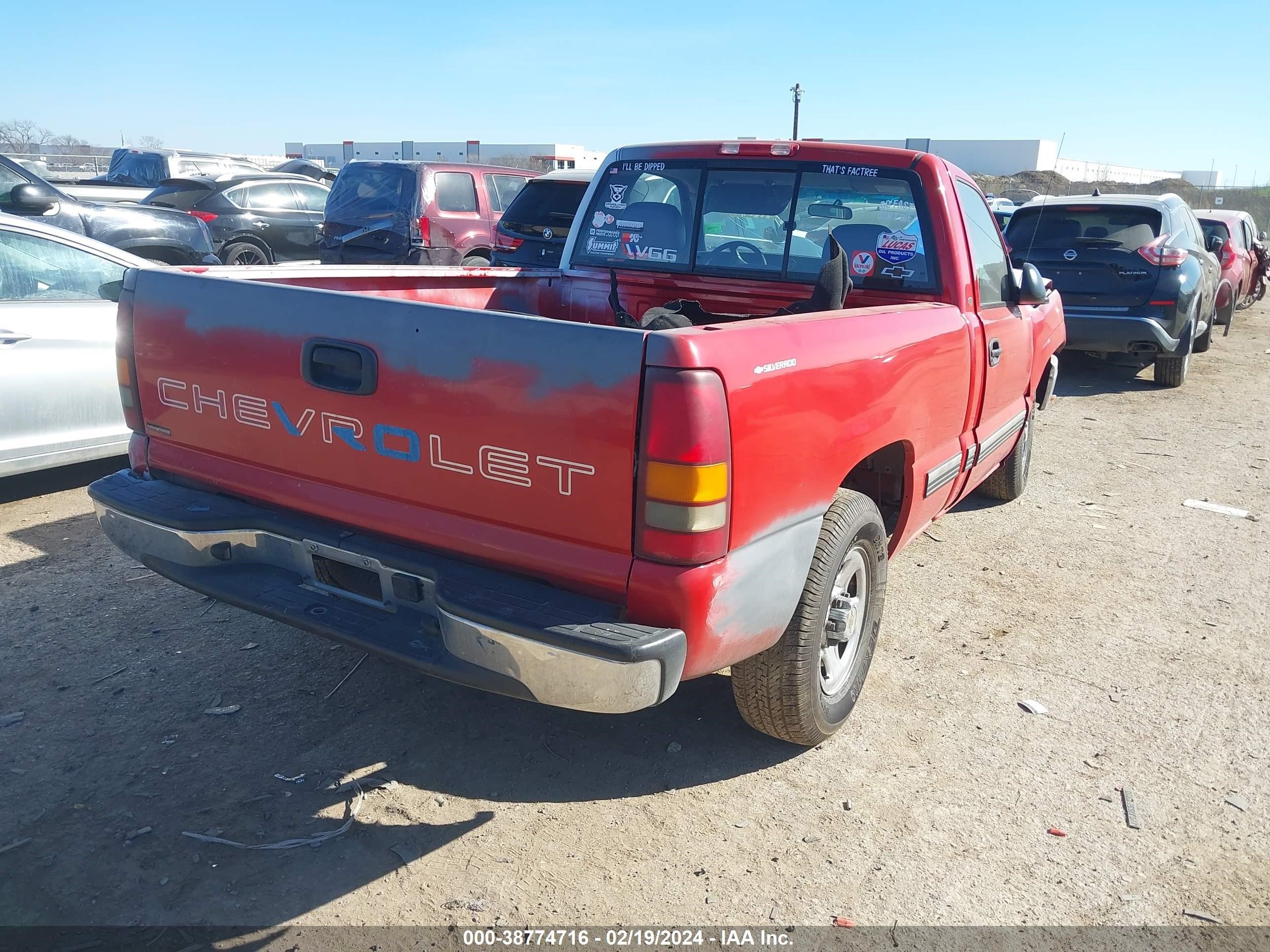 Photo 3 VIN: 1GCEC14W02Z337168 - CHEVROLET SILVERADO 