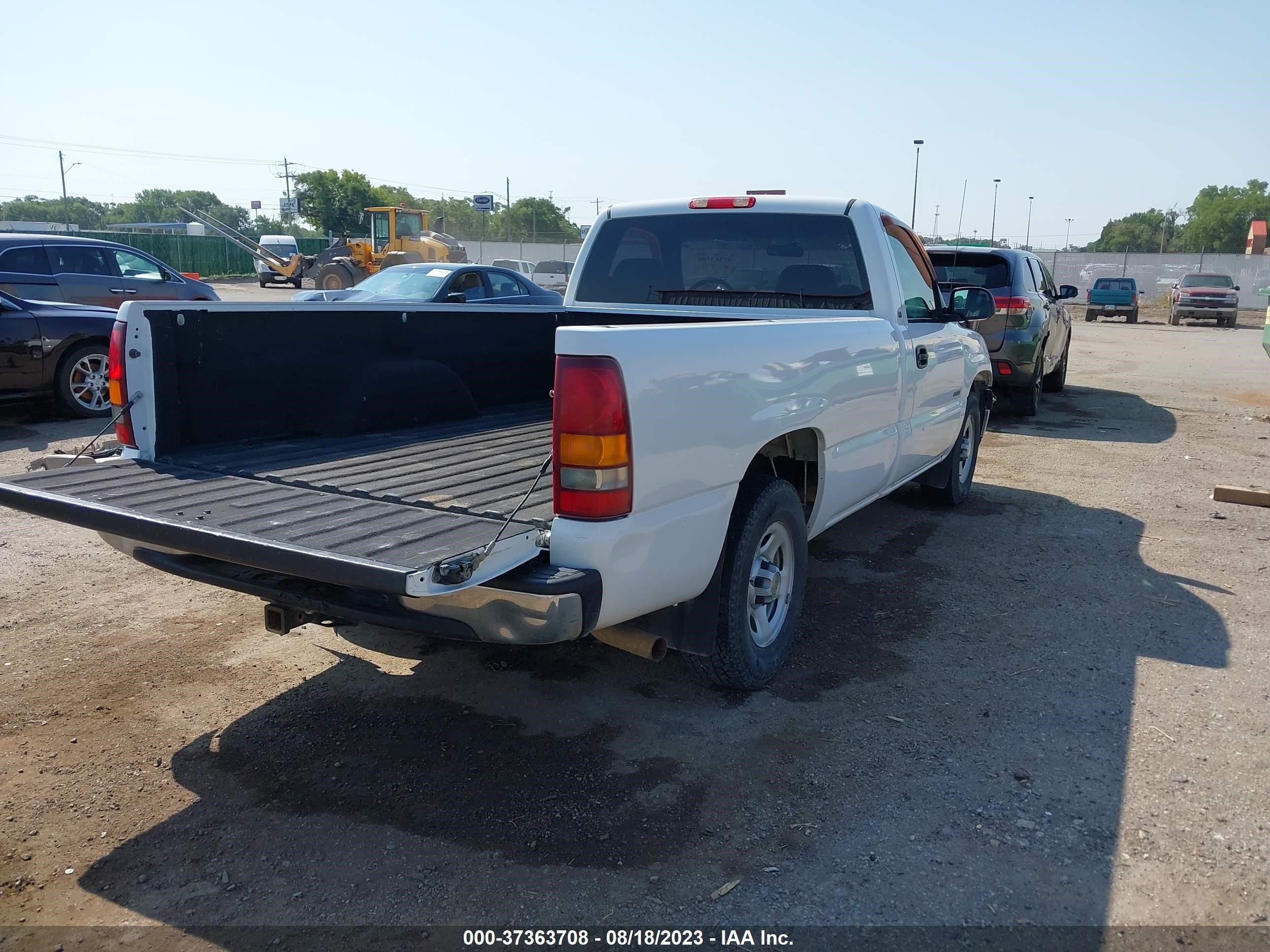 Photo 3 VIN: 1GCEC14W12Z164809 - CHEVROLET SILVERADO 