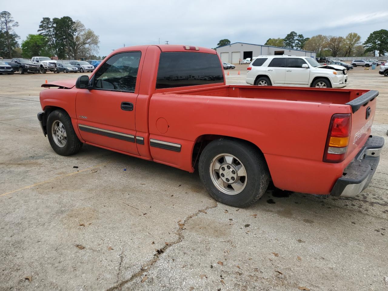 Photo 1 VIN: 1GCEC14W2YZ108323 - CHEVROLET SILVERADO 