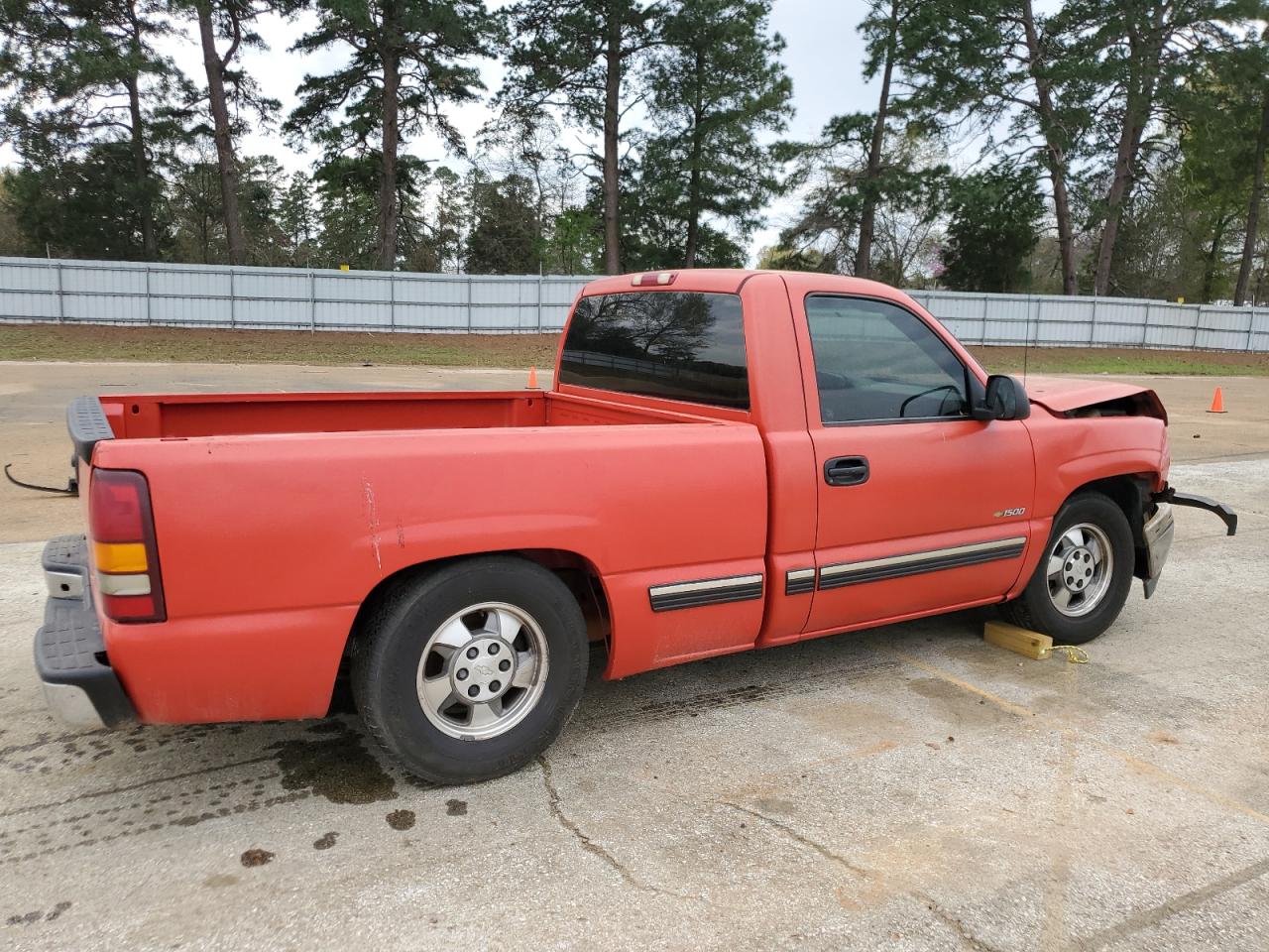 Photo 2 VIN: 1GCEC14W2YZ108323 - CHEVROLET SILVERADO 