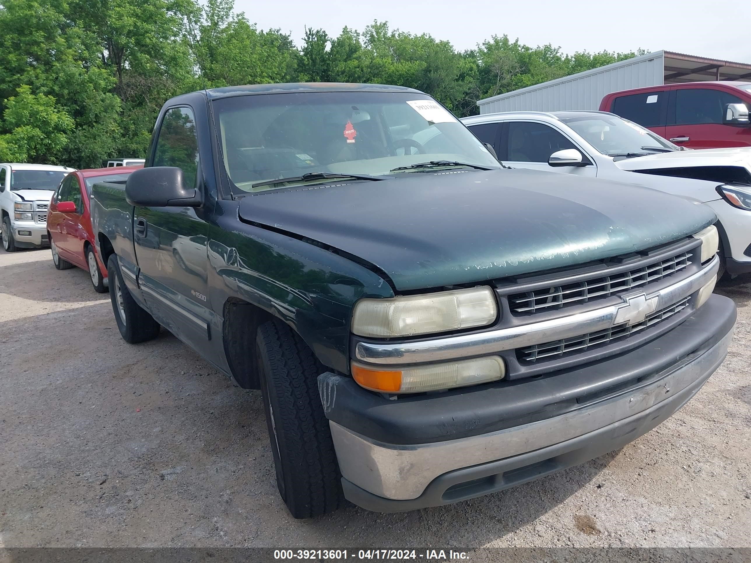 Photo 0 VIN: 1GCEC14W31Z251089 - CHEVROLET SILVERADO 