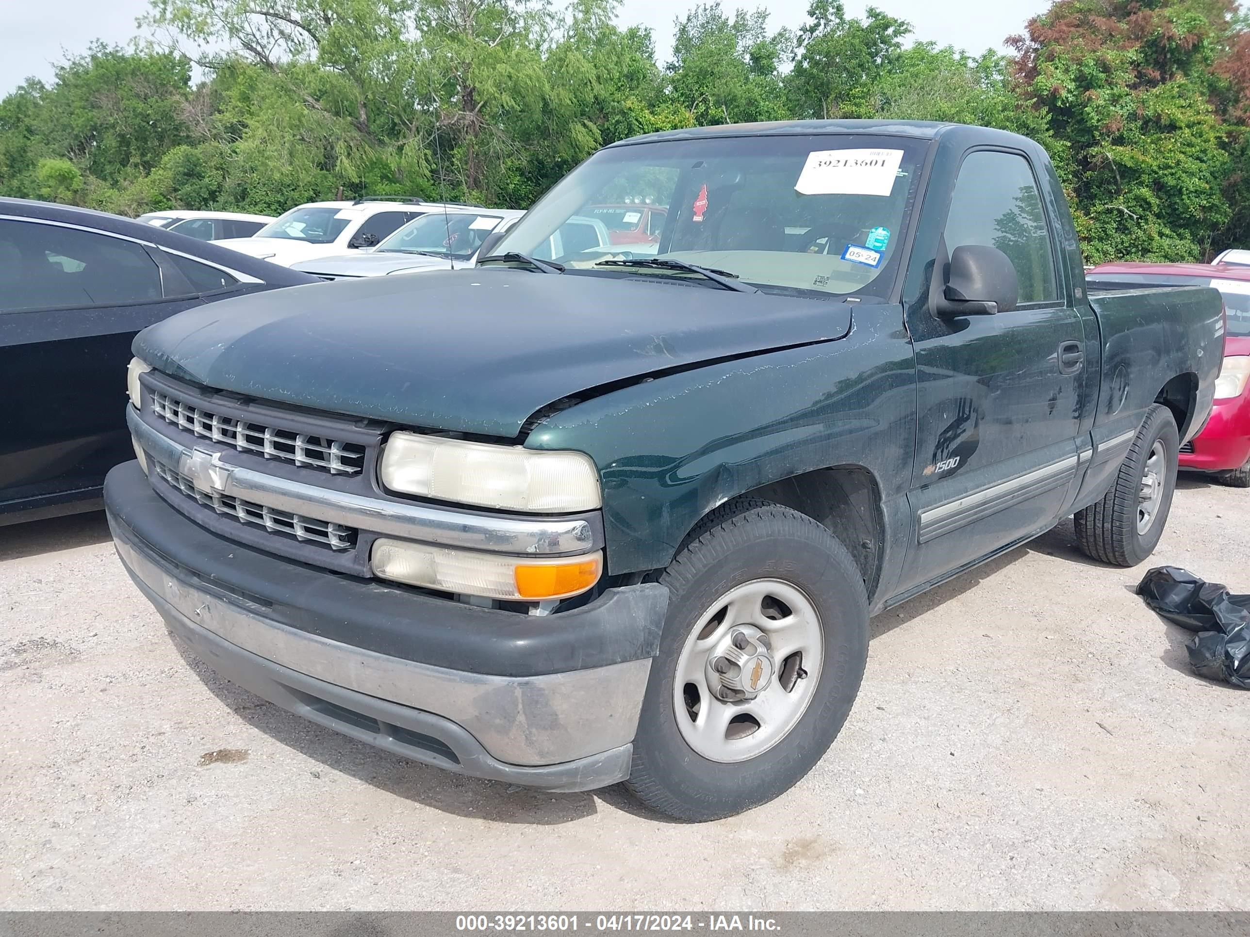 Photo 1 VIN: 1GCEC14W31Z251089 - CHEVROLET SILVERADO 