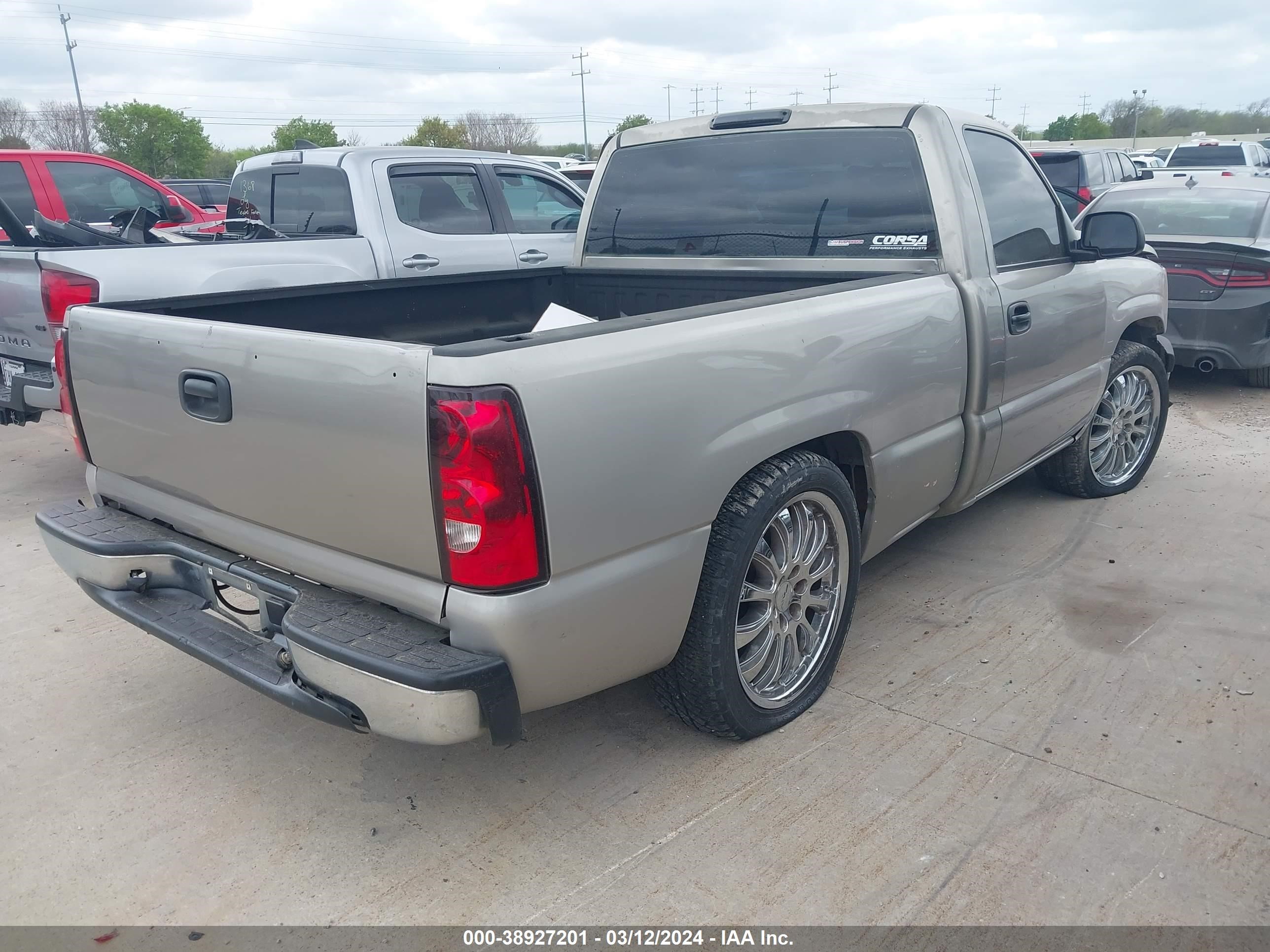 Photo 3 VIN: 1GCEC14W3XZ187886 - CHEVROLET SILVERADO 