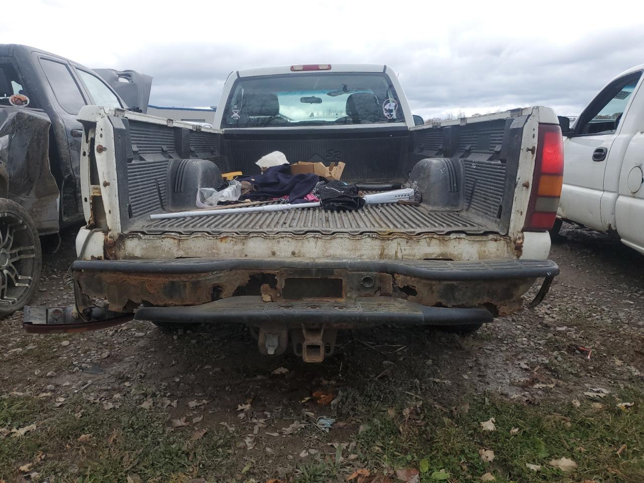 Photo 5 VIN: 1GCEC14W3YE299516 - CHEVROLET SILVERADO 