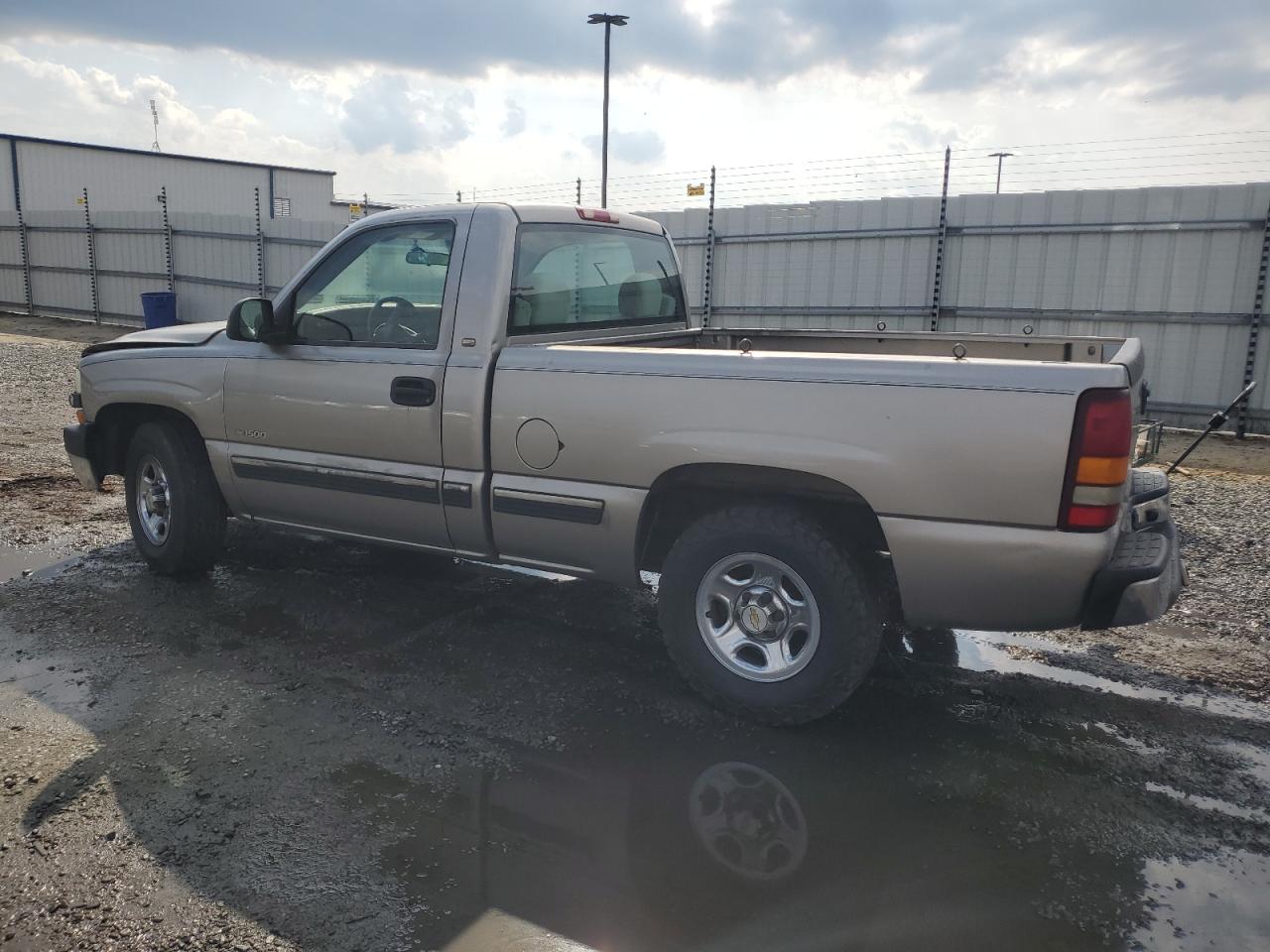 Photo 1 VIN: 1GCEC14W42Z261440 - CHEVROLET SILVERADO 