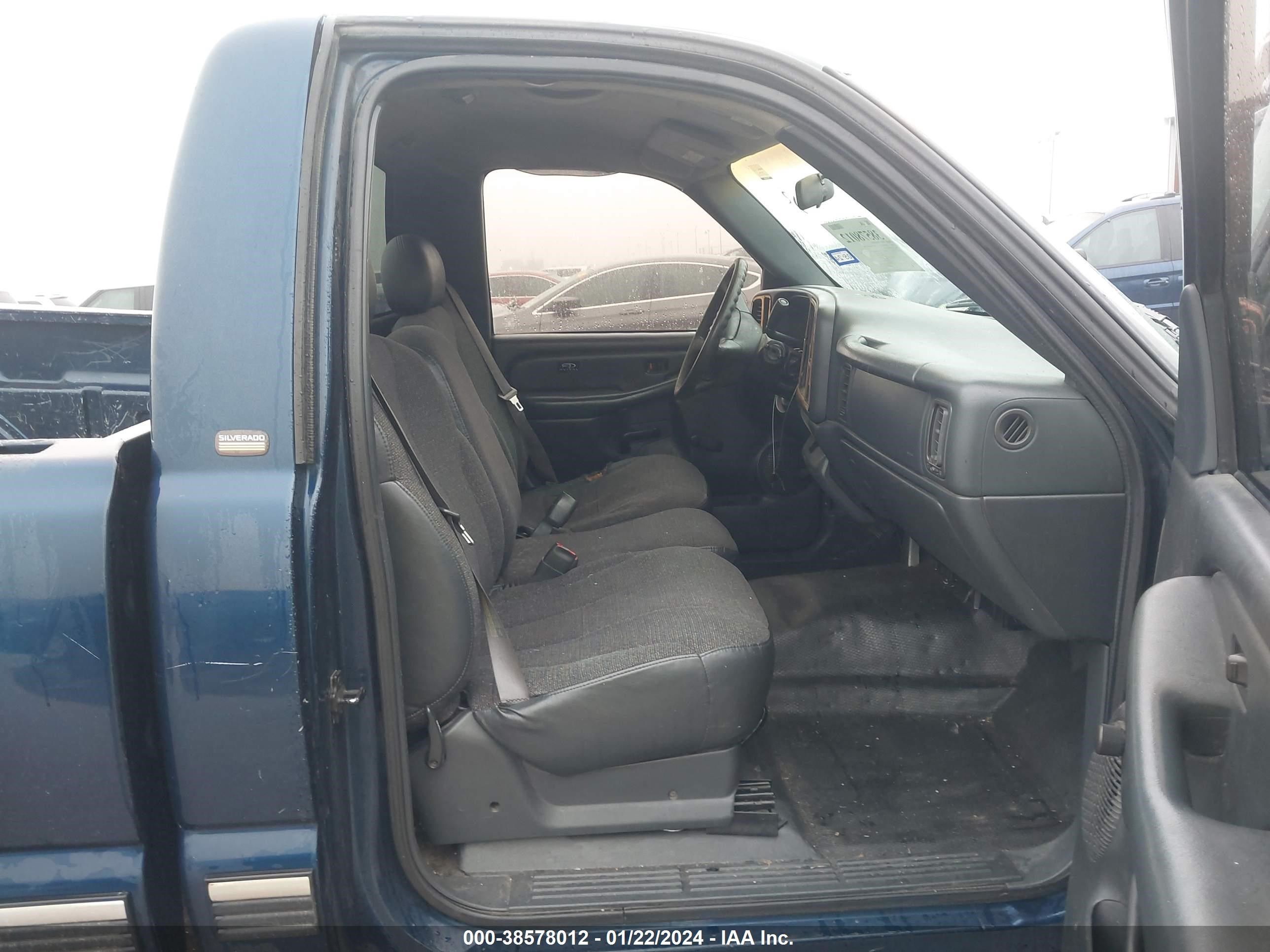 Photo 4 VIN: 1GCEC14W4XE215458 - CHEVROLET SILVERADO 