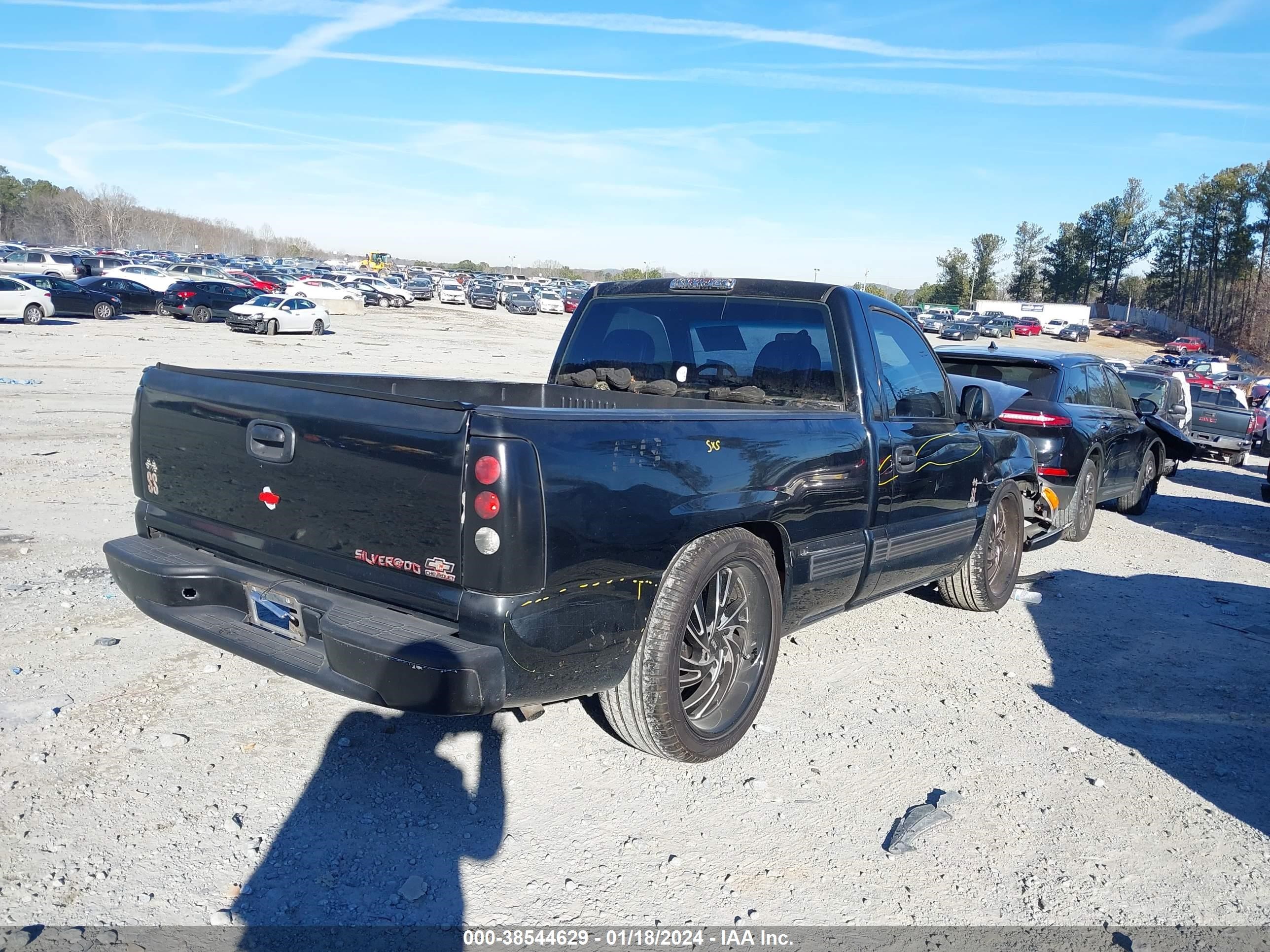 Photo 3 VIN: 1GCEC14W4XZ166402 - CHEVROLET SILVERADO 