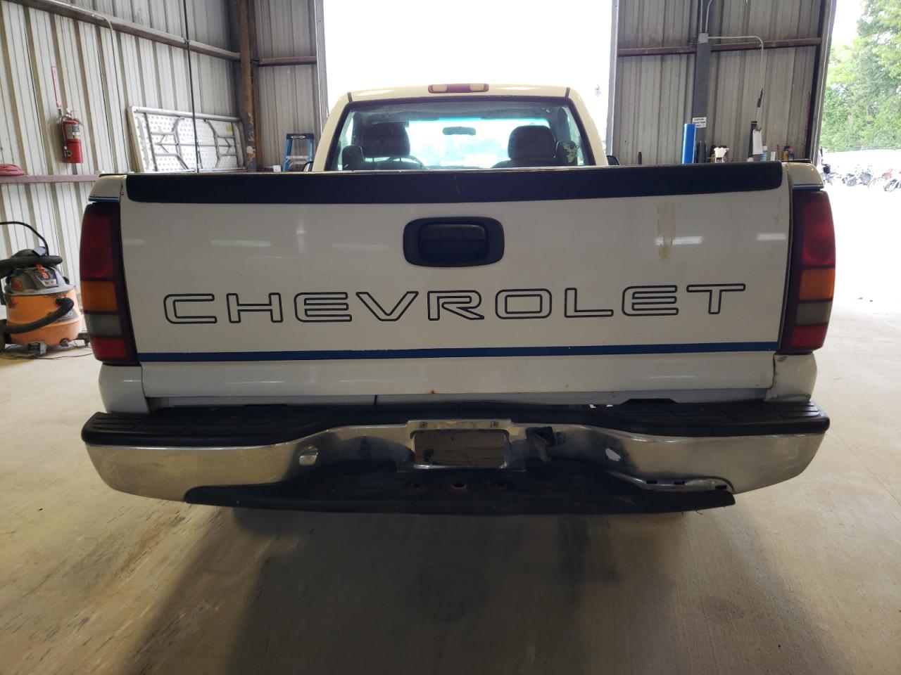 Photo 5 VIN: 1GCEC14W52Z140979 - CHEVROLET SILVERADO 