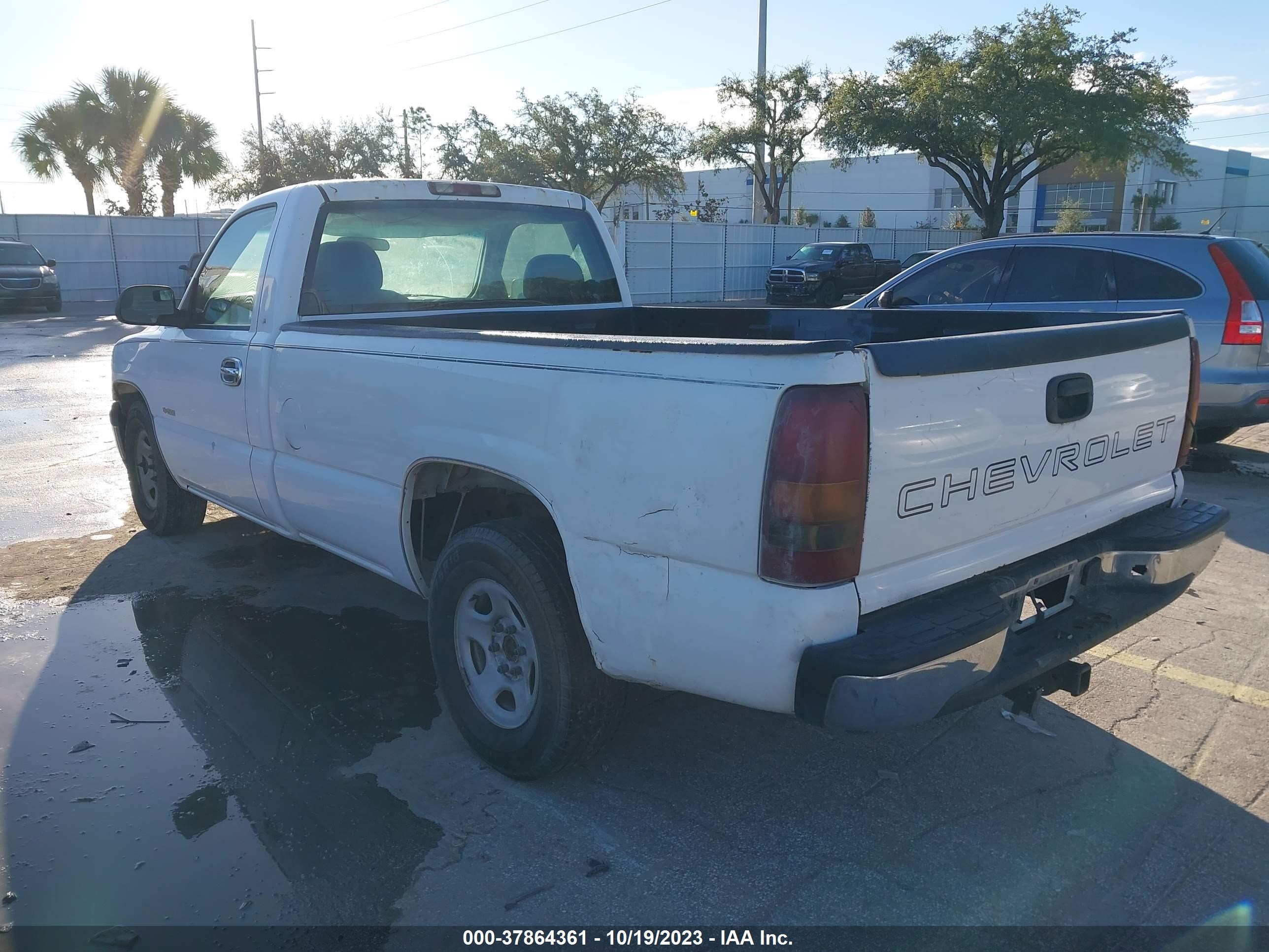 Photo 2 VIN: 1GCEC14W52Z326411 - CHEVROLET SILVERADO 