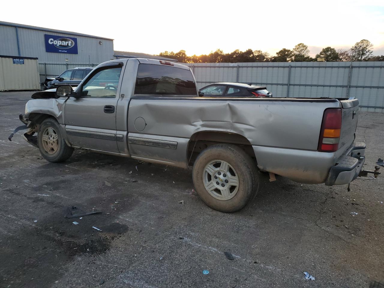 Photo 1 VIN: 1GCEC14W71Z154297 - CHEVROLET SILVERADO 