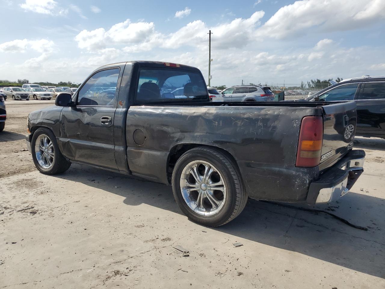 Photo 1 VIN: 1GCEC14W71Z157264 - CHEVROLET SILVERADO 